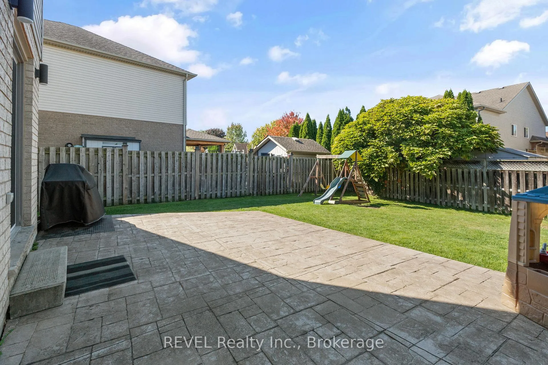 Photo 40 of 35 Agincourt Crescent, St. Catharines, Rykert/Vansickle — HOMEH