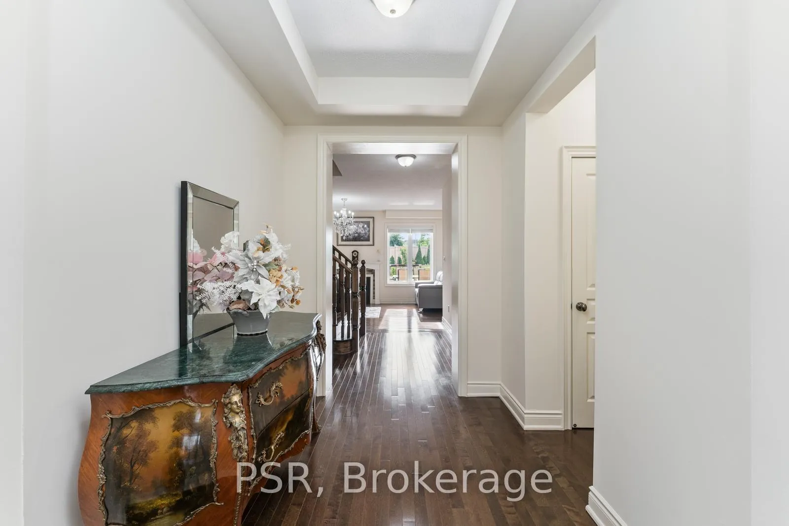 Photo 8 of 12 Danfield Court, Brampton, Credit Valley — HOMEH
