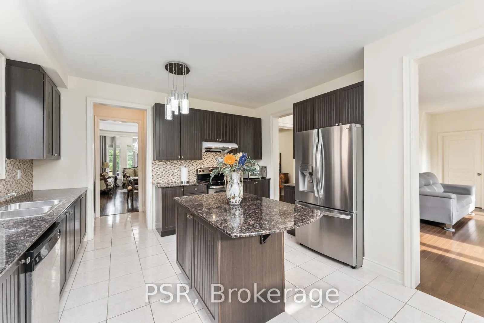Photo 10 of 12 Danfield Court, Brampton, Credit Valley — HOMEH