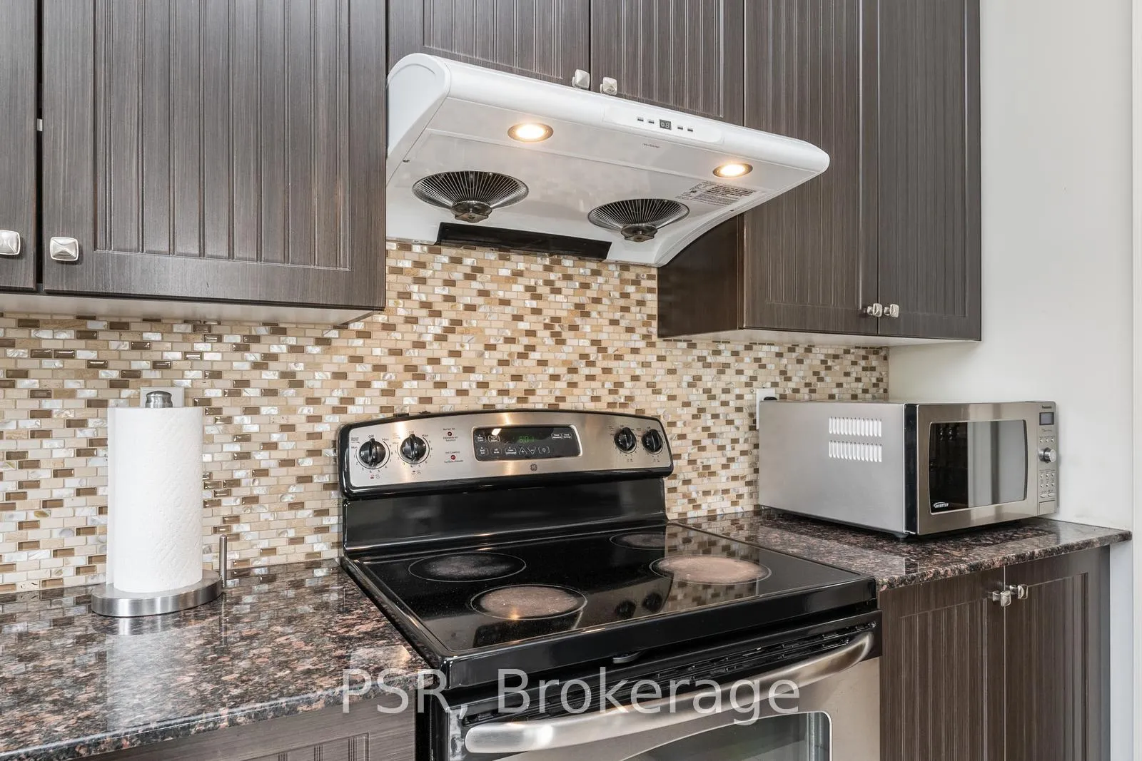 Photo 11 of 12 Danfield Court, Brampton, Credit Valley — HOMEH