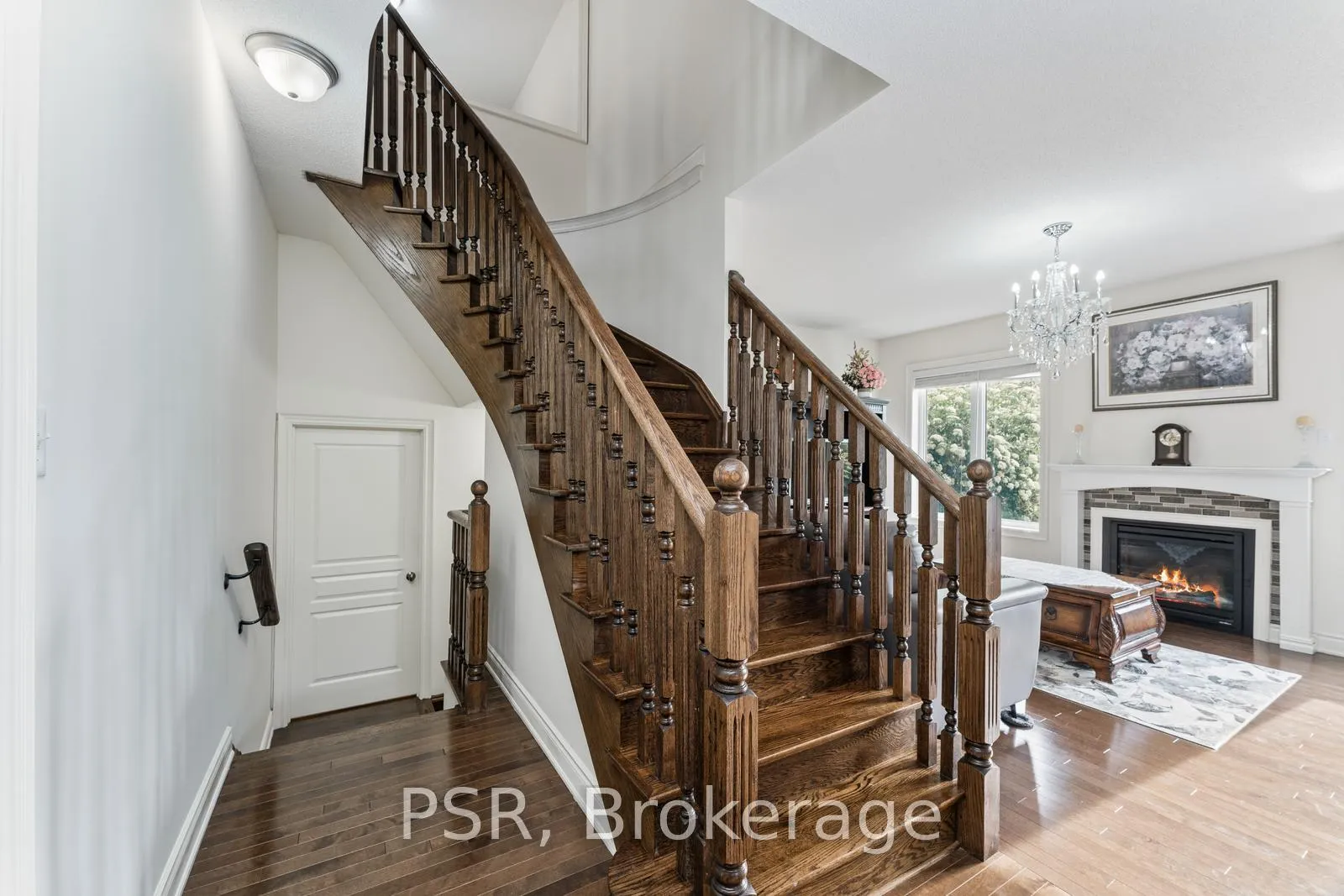 Photo 14 of 12 Danfield Court, Brampton, Credit Valley — HOMEH