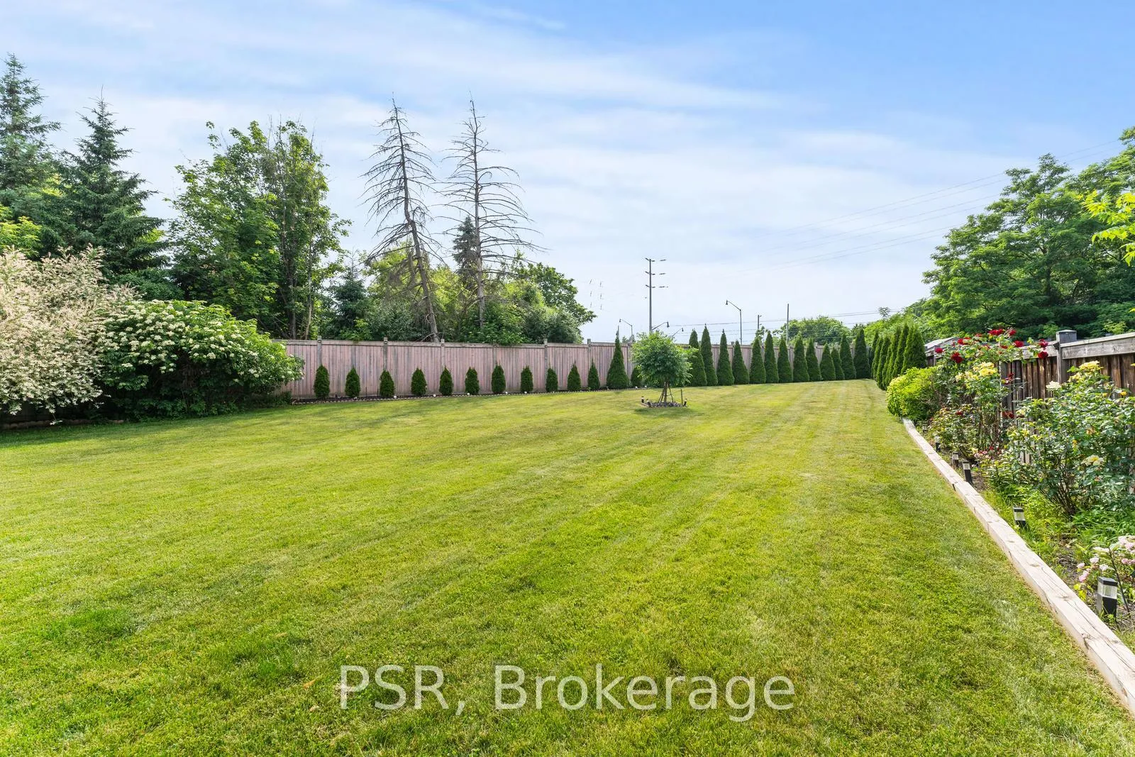 Photo 26 of 12 Danfield Court, Brampton, Credit Valley — HOMEH
