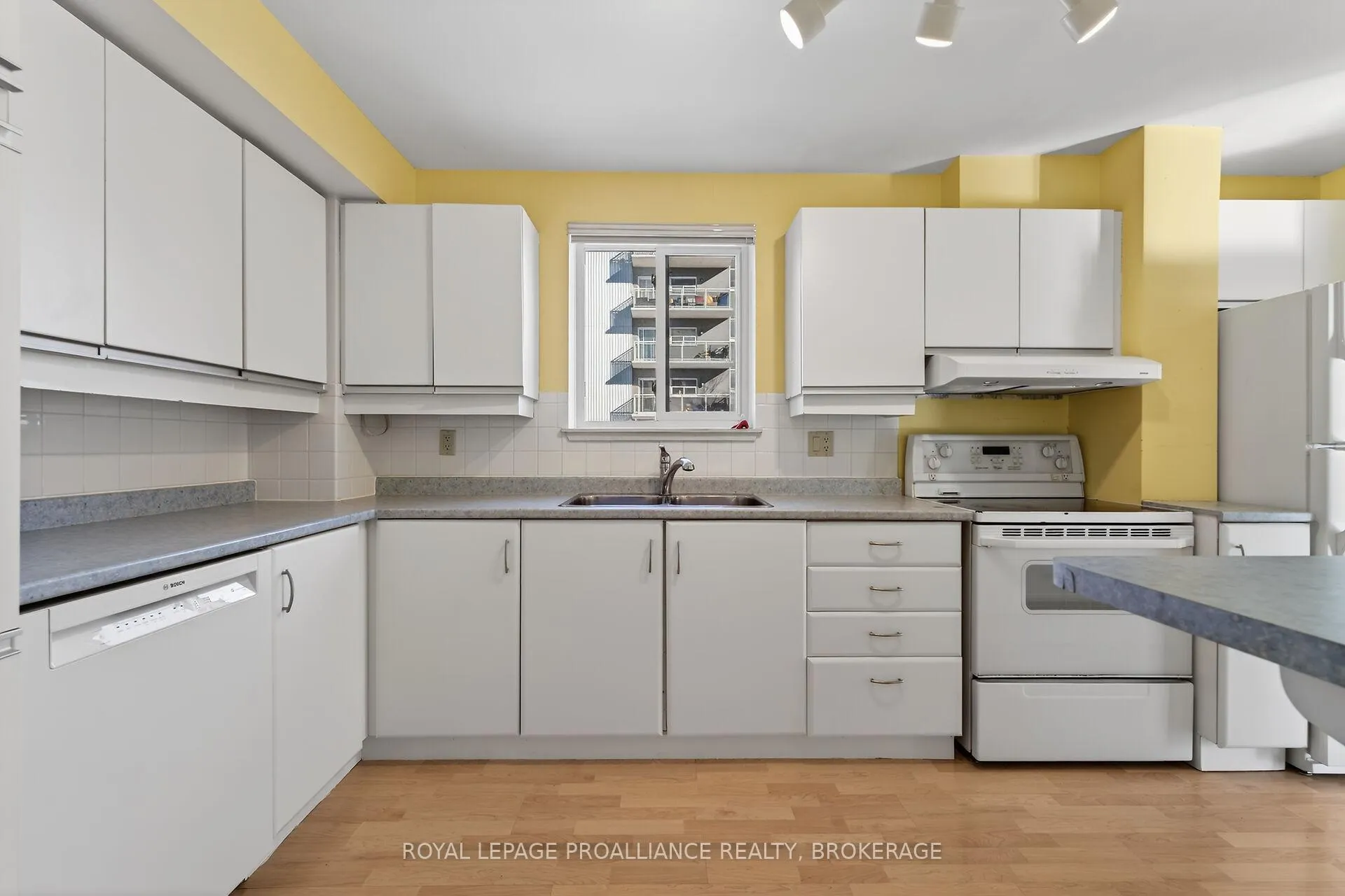 Photo 12 of Unit 306, 257 Bath Road, Kingston, West of Sir John A. Blvd — HOMEH