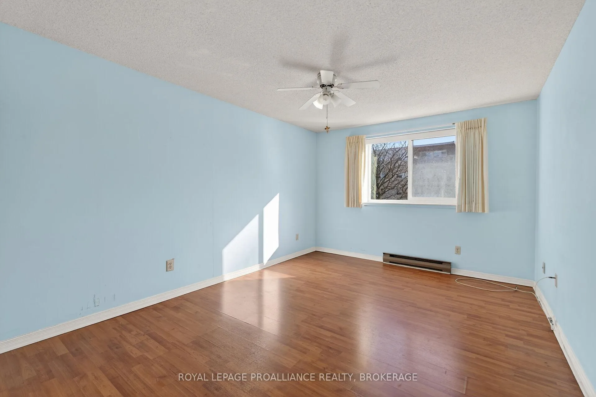 Photo 15 of Unit 306, 257 Bath Road, Kingston, West of Sir John A. Blvd — HOMEH