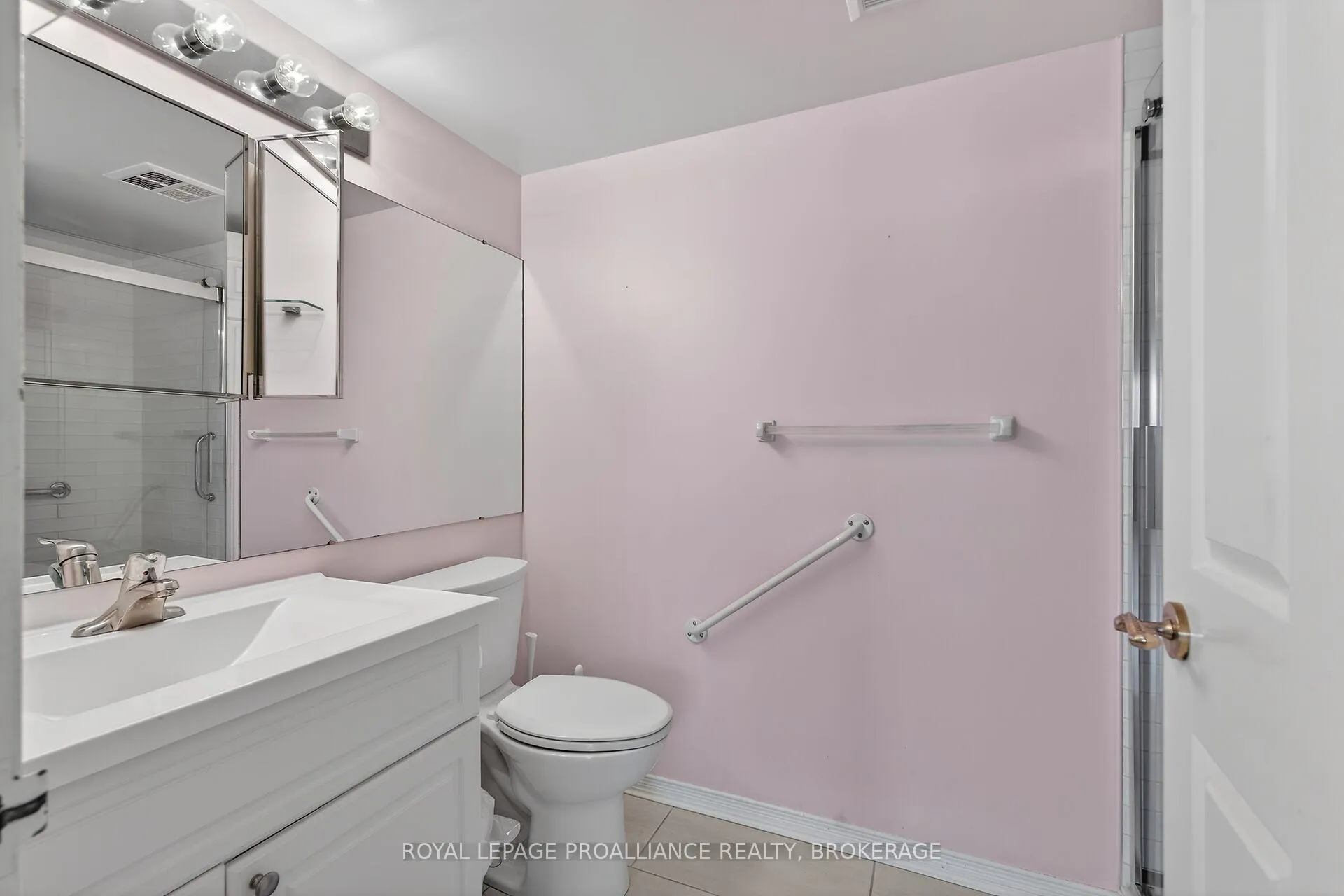 Photo 16 of Unit 306, 257 Bath Road, Kingston, West of Sir John A. Blvd — HOMEH