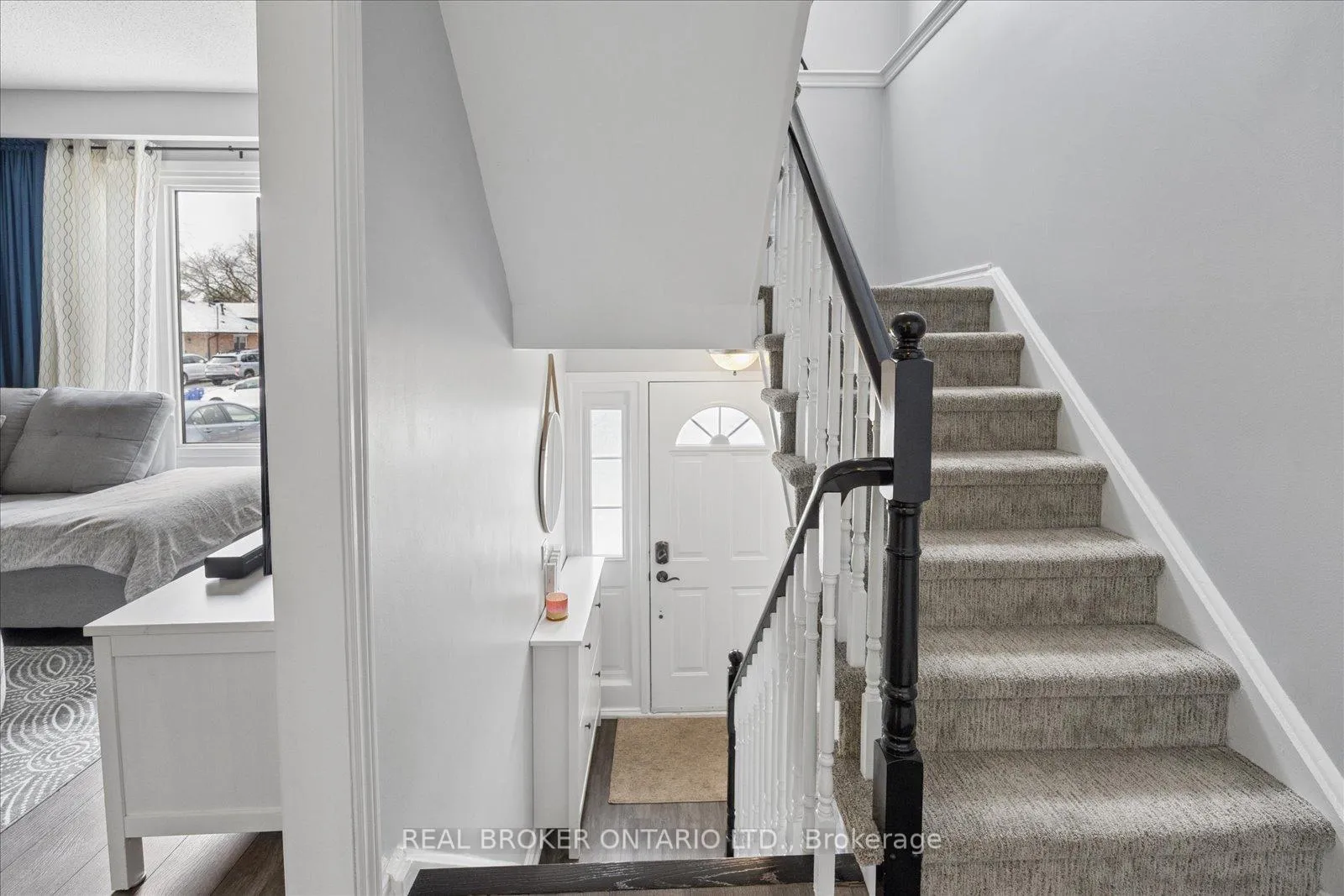 Photo 5 of 123 Vancouver Street, Oshawa, Vanier — HOMEH