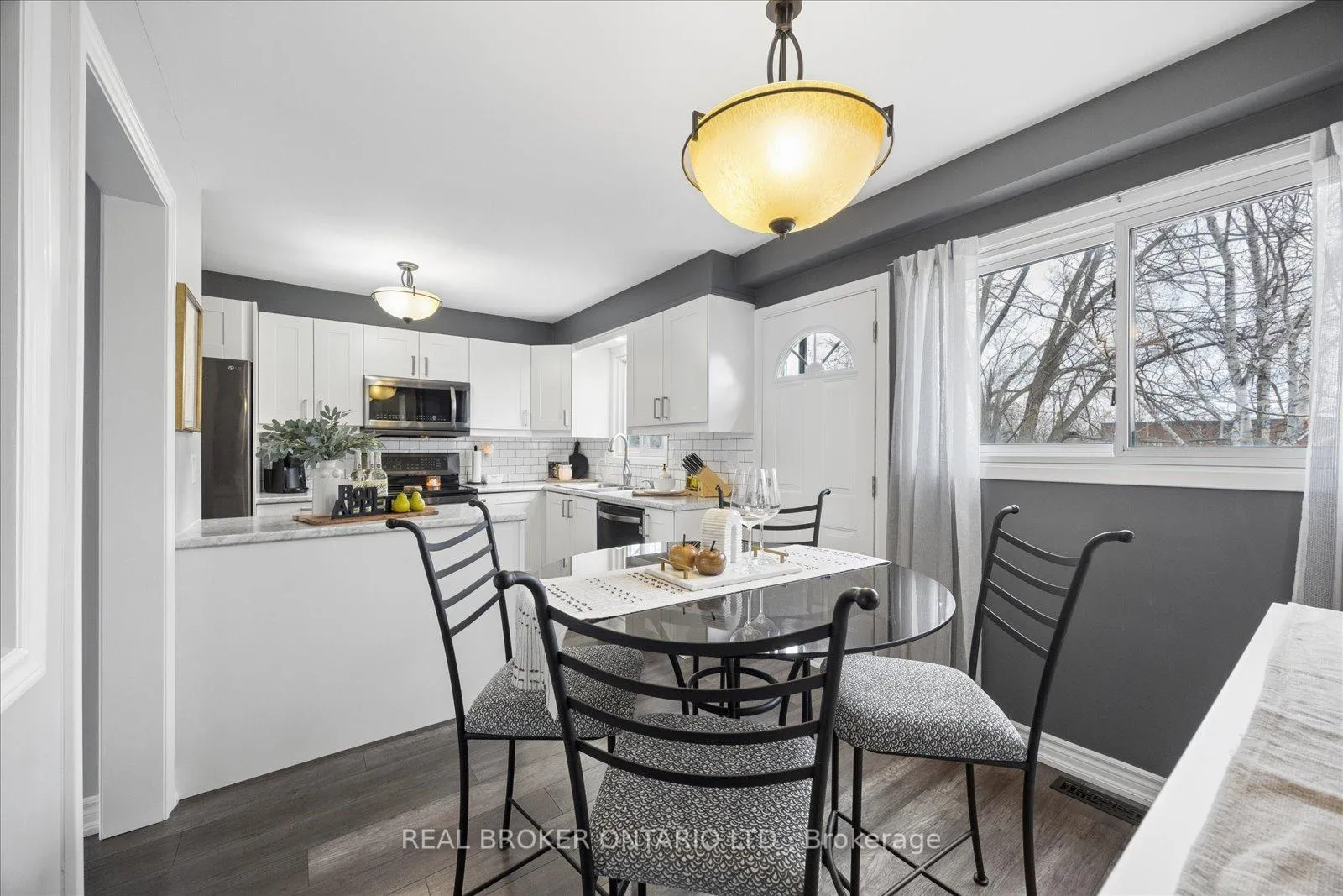 Photo 13 of 123 Vancouver Street, Oshawa, Vanier — HOMEH