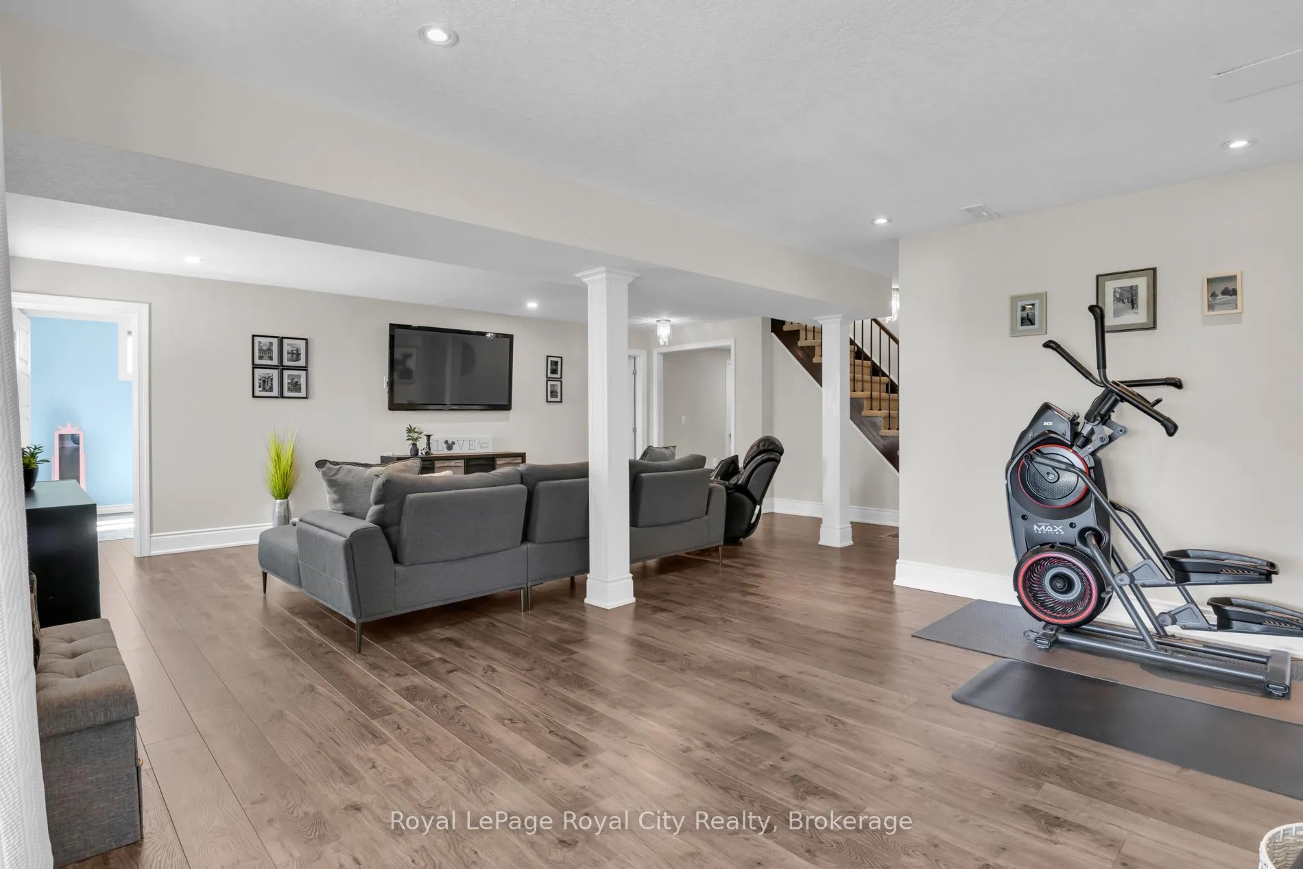 Photo 23 of 58 Aberfoyle Mill Crescent, Puslinch, Aberfoyle — HOMEH