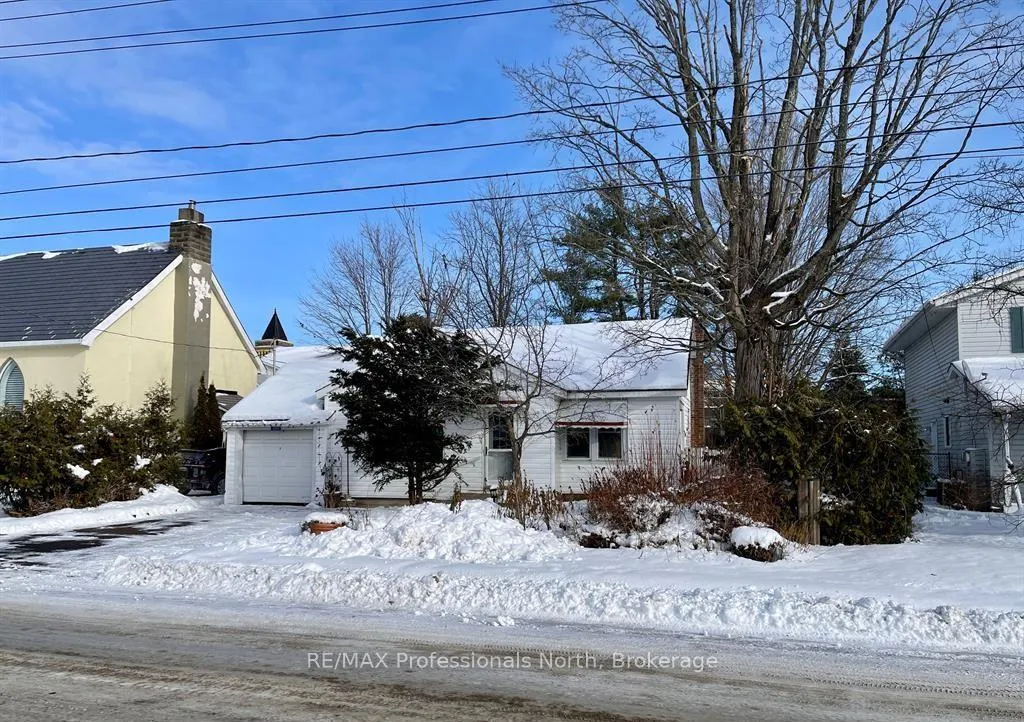 Photo 2 of 330 John Street S, Gravenhurst, Muskoka (S) — HOMEH