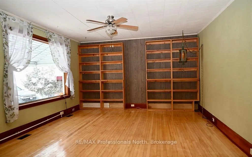 Photo 8 of 330 John Street S, Gravenhurst, Muskoka (S) — HOMEH