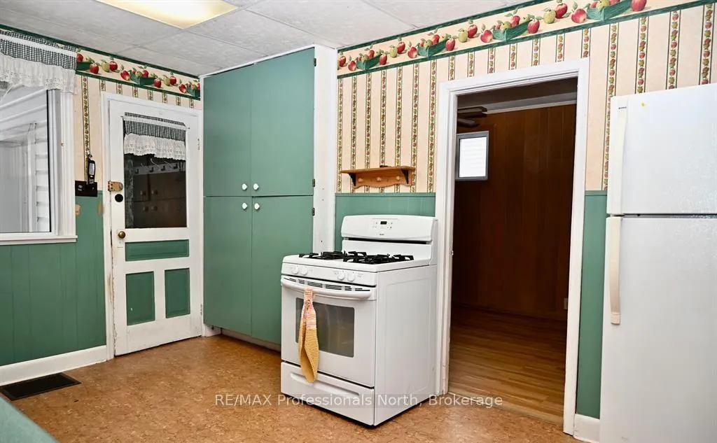 Photo 18 of 330 John Street S, Gravenhurst, Muskoka (S) — HOMEH