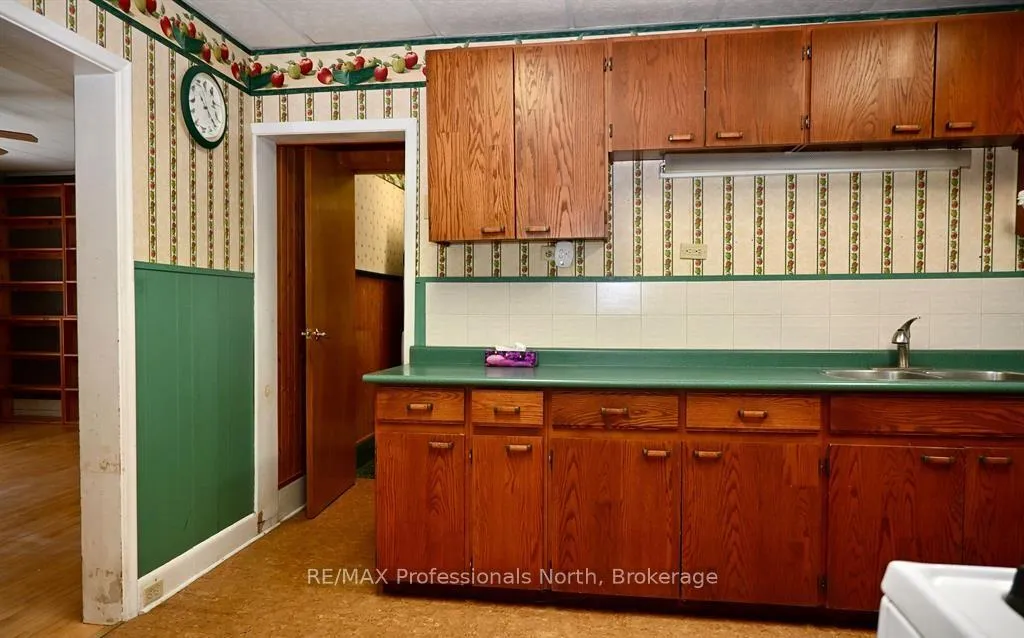 Photo 19 of 330 John Street S, Gravenhurst, Muskoka (S) — HOMEH