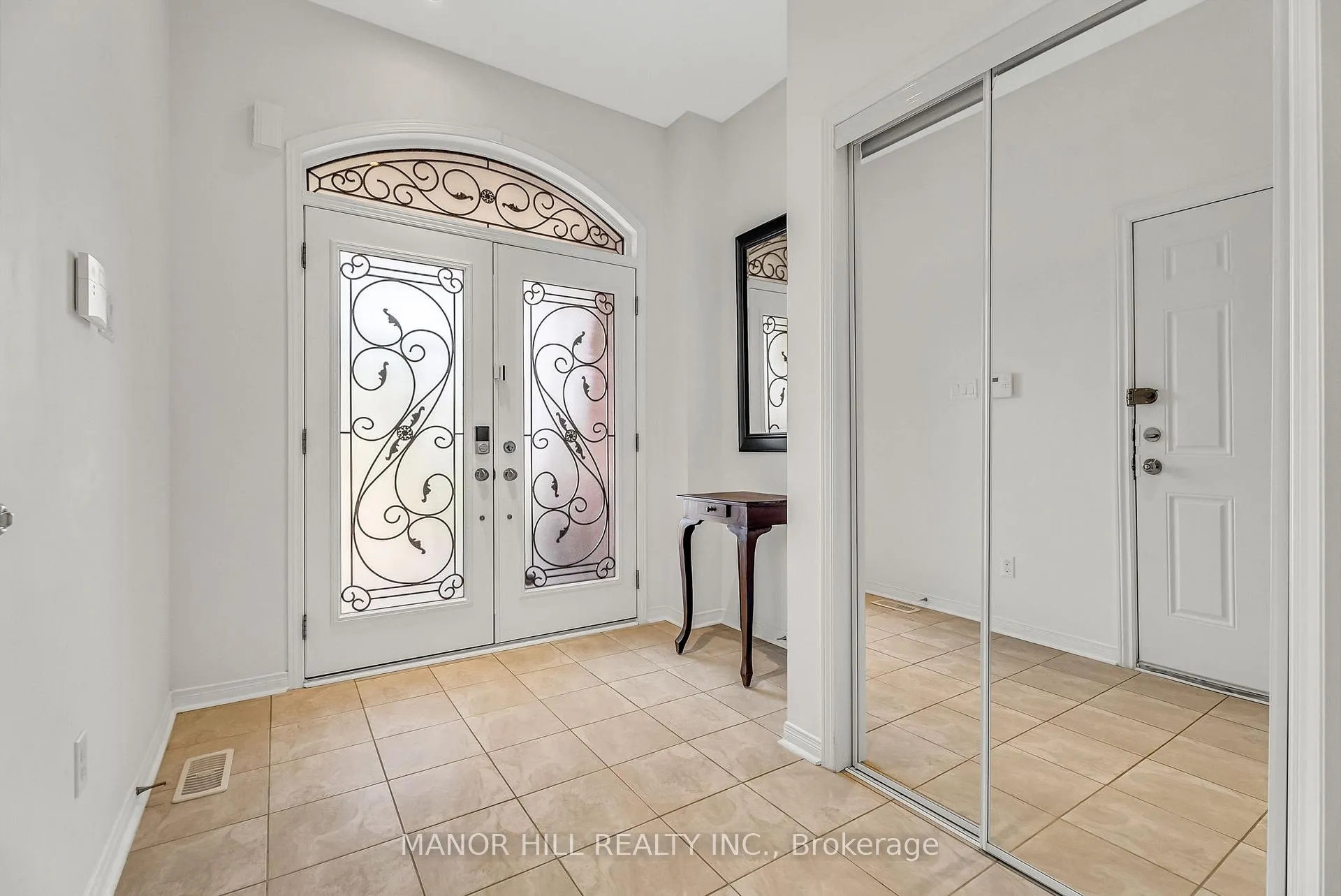 Photo 2 of 58 Big Hill Crescent, Vaughan, Patterson — HOMEH