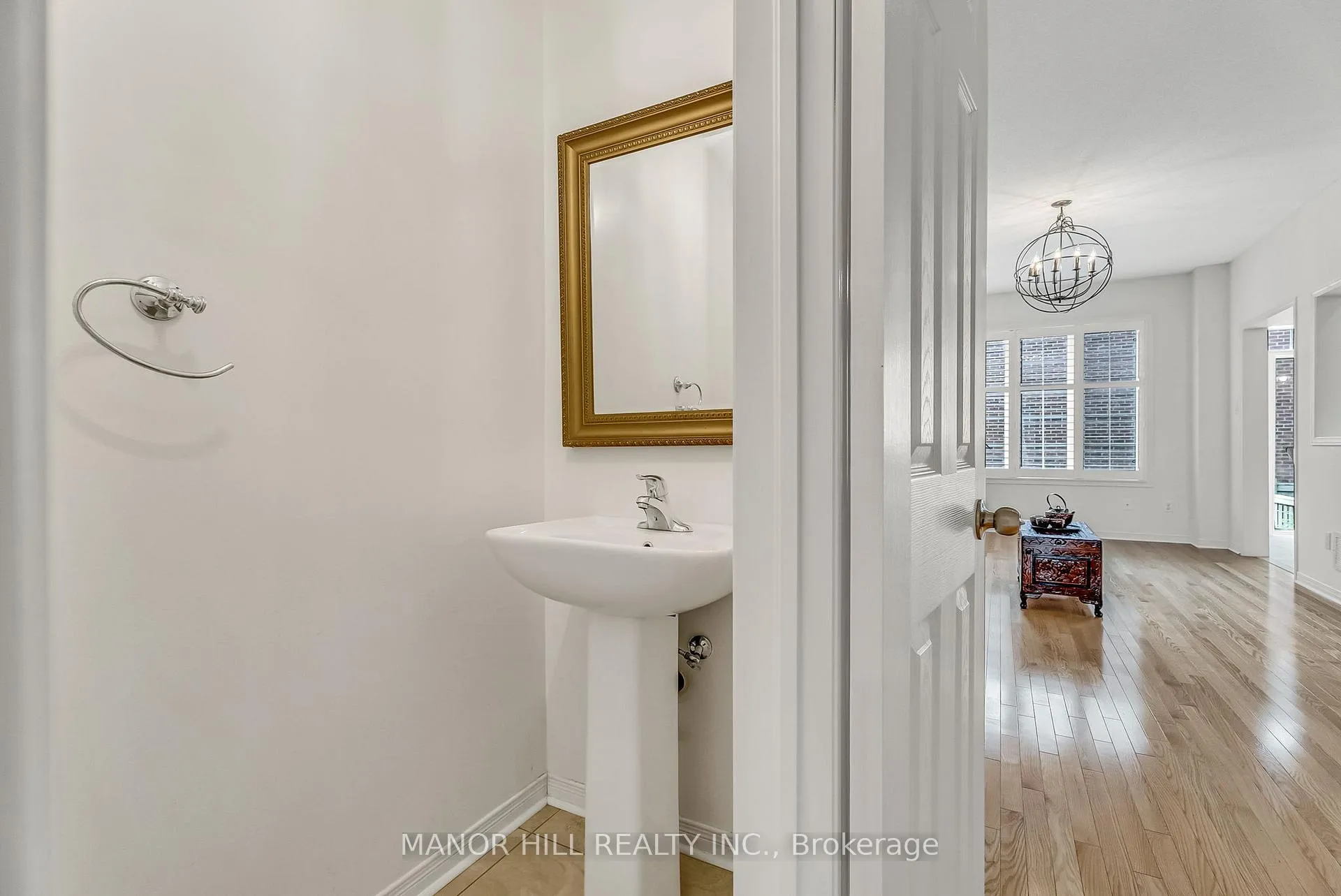 Photo 4 of 58 Big Hill Crescent, Vaughan, Patterson — HOMEH