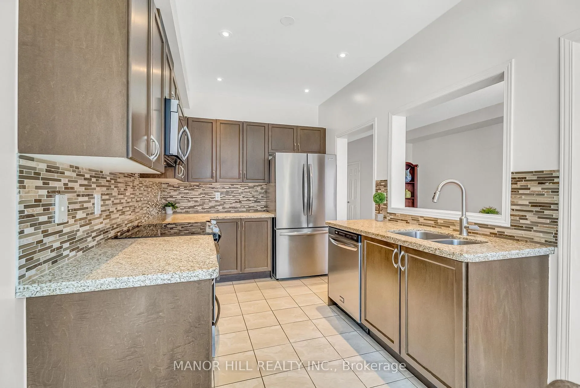 Photo 17 of 58 Big Hill Crescent, Vaughan, Patterson — HOMEH