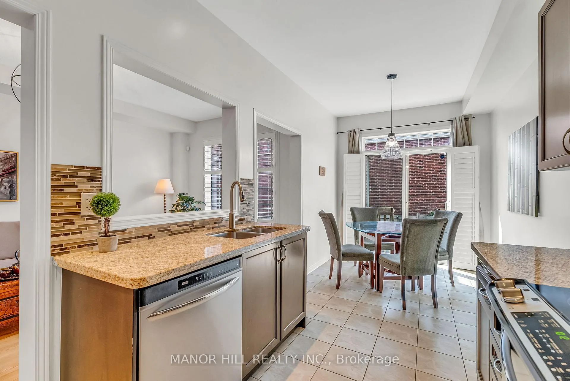 Photo 18 of 58 Big Hill Crescent, Vaughan, Patterson — HOMEH