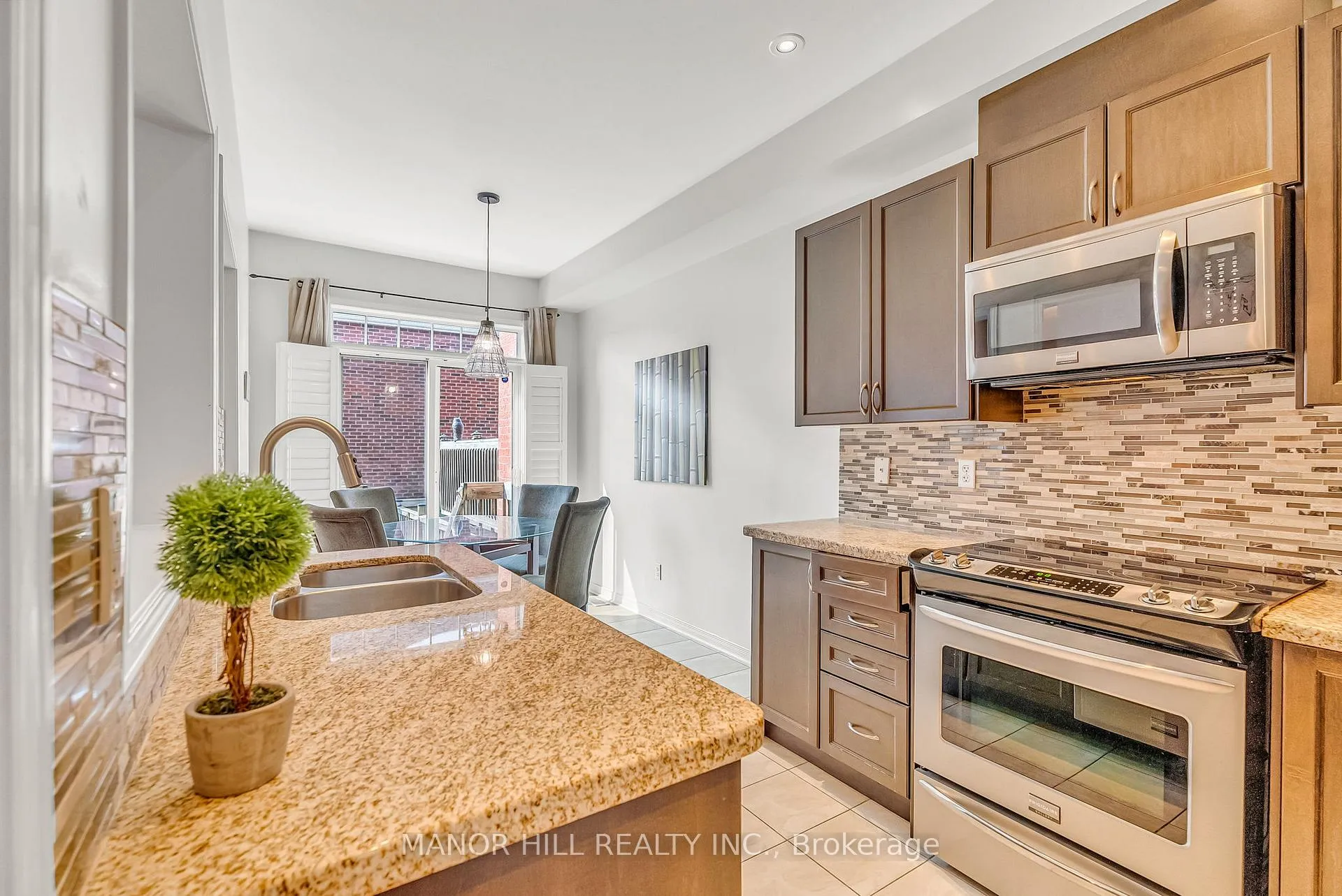 Photo 19 of 58 Big Hill Crescent, Vaughan, Patterson — HOMEH