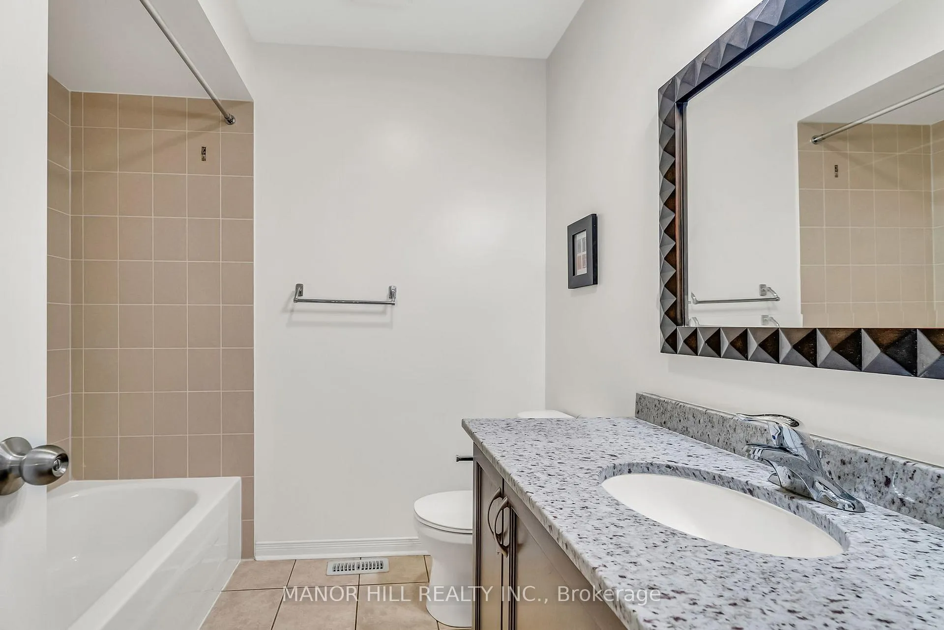 Photo 41 of 58 Big Hill Crescent, Vaughan, Patterson — HOMEH