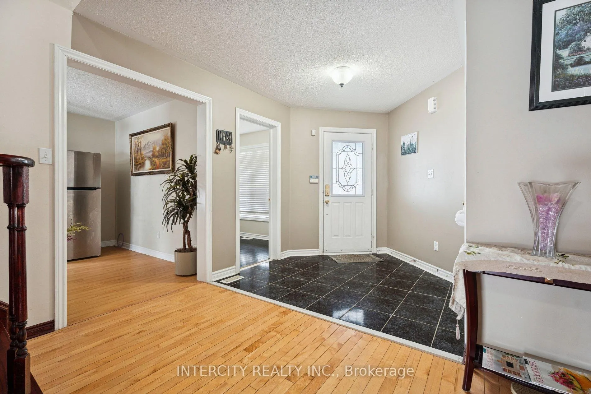 Photo 6 of 25 Meyer Avenue, Barrie, East Bayfield — HOMEH