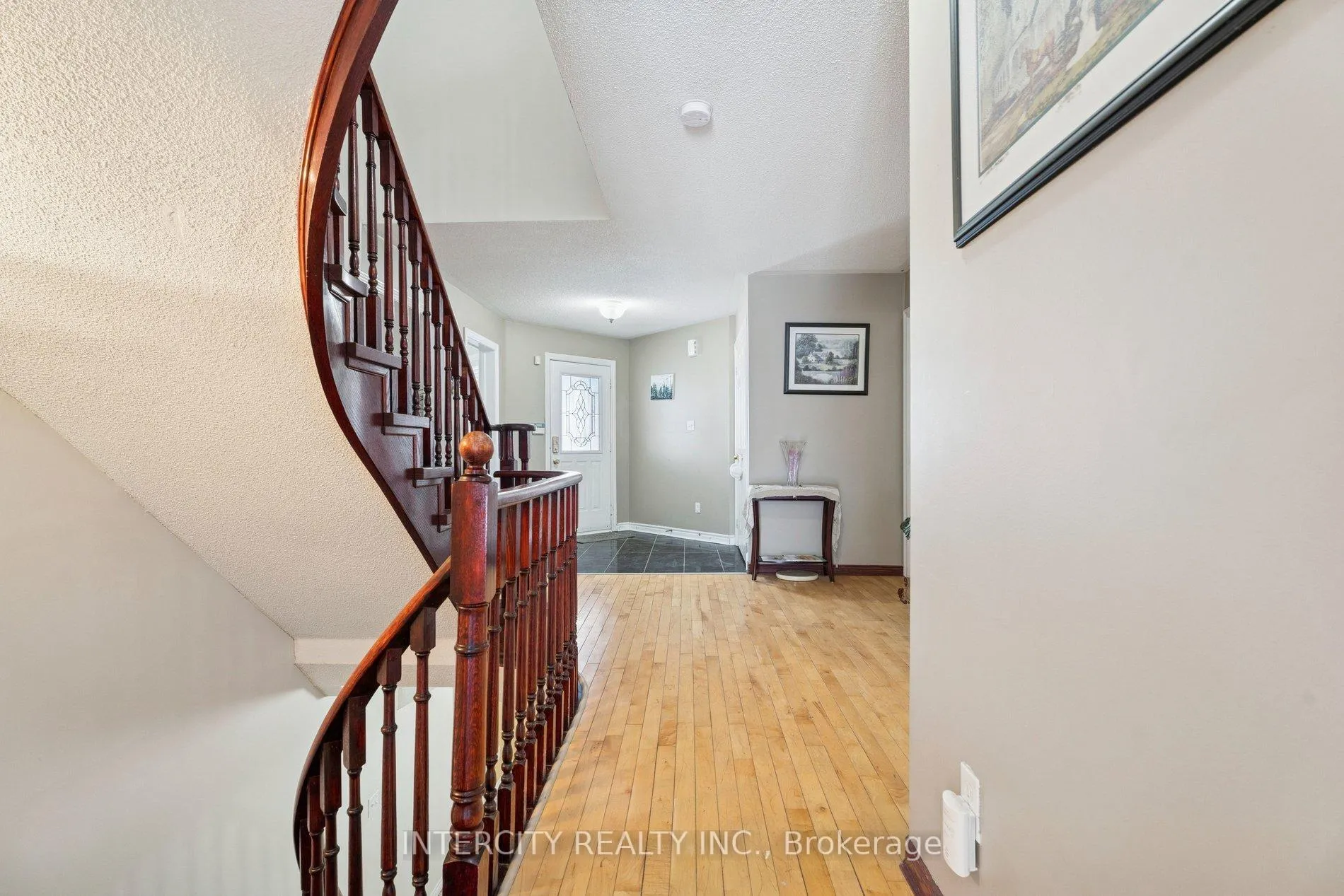 Photo 8 of 25 Meyer Avenue, Barrie, East Bayfield — HOMEH