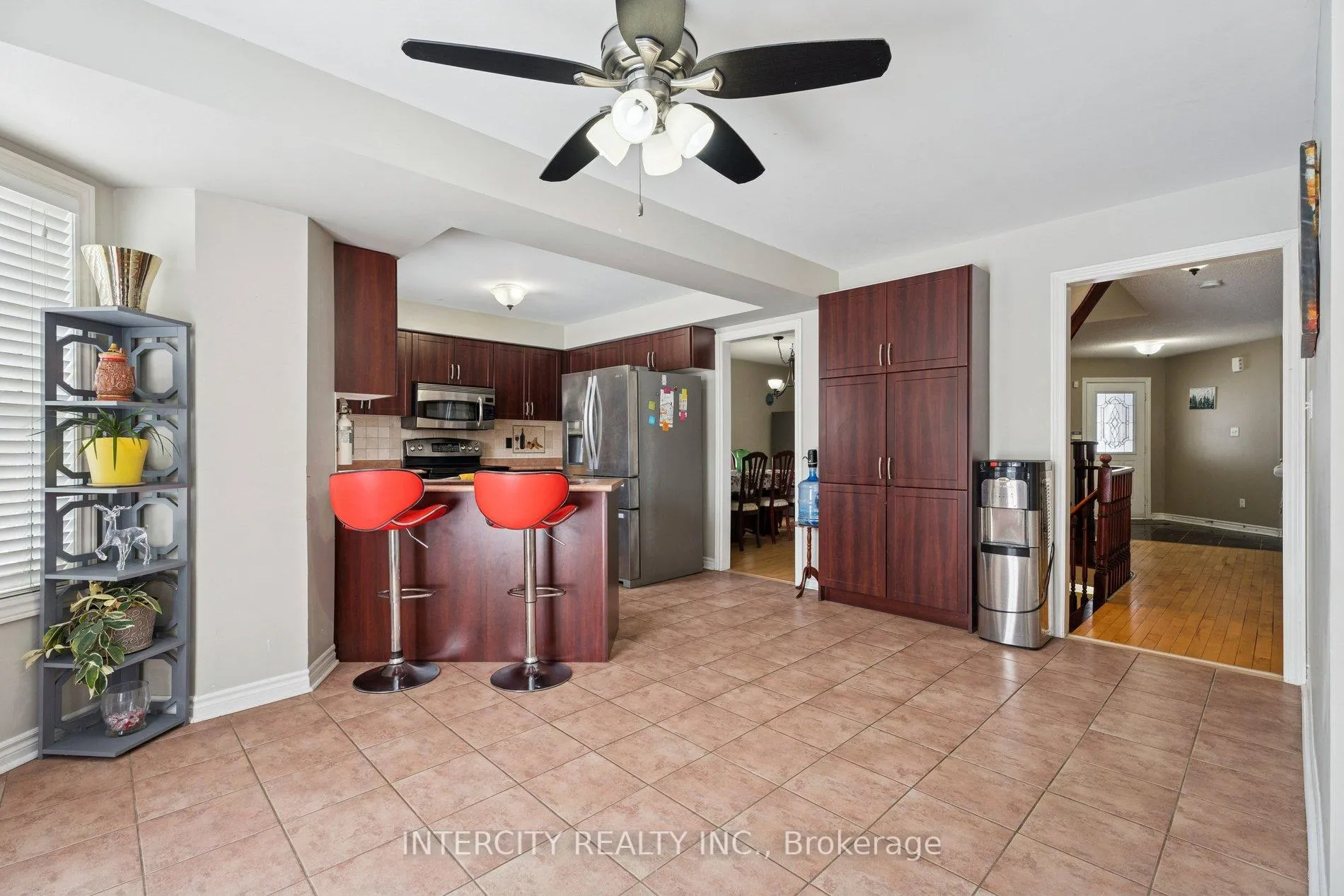 Photo 11 of 25 Meyer Avenue, Barrie, East Bayfield — HOMEH
