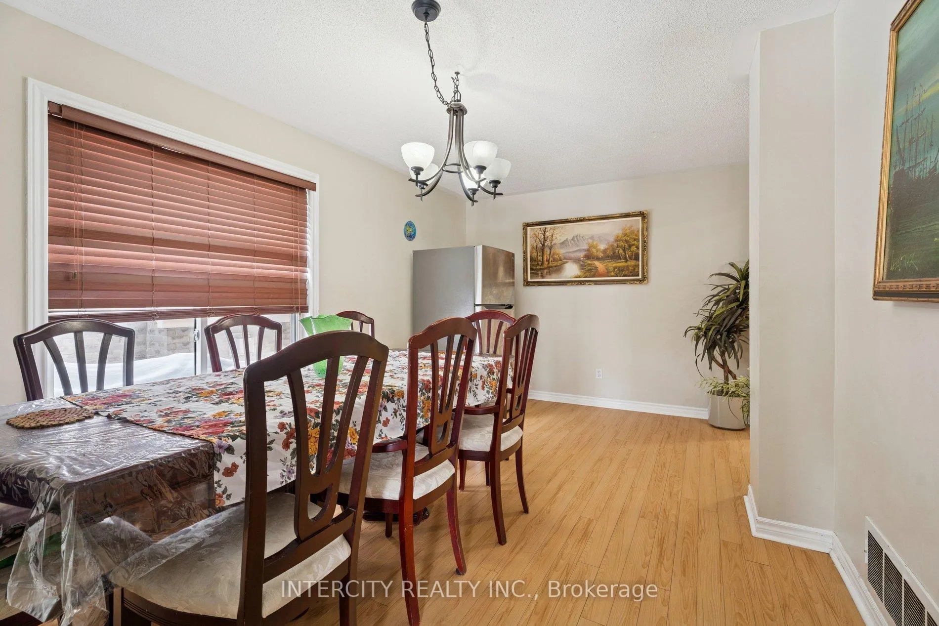 Photo 19 of 25 Meyer Avenue, Barrie, East Bayfield — HOMEH