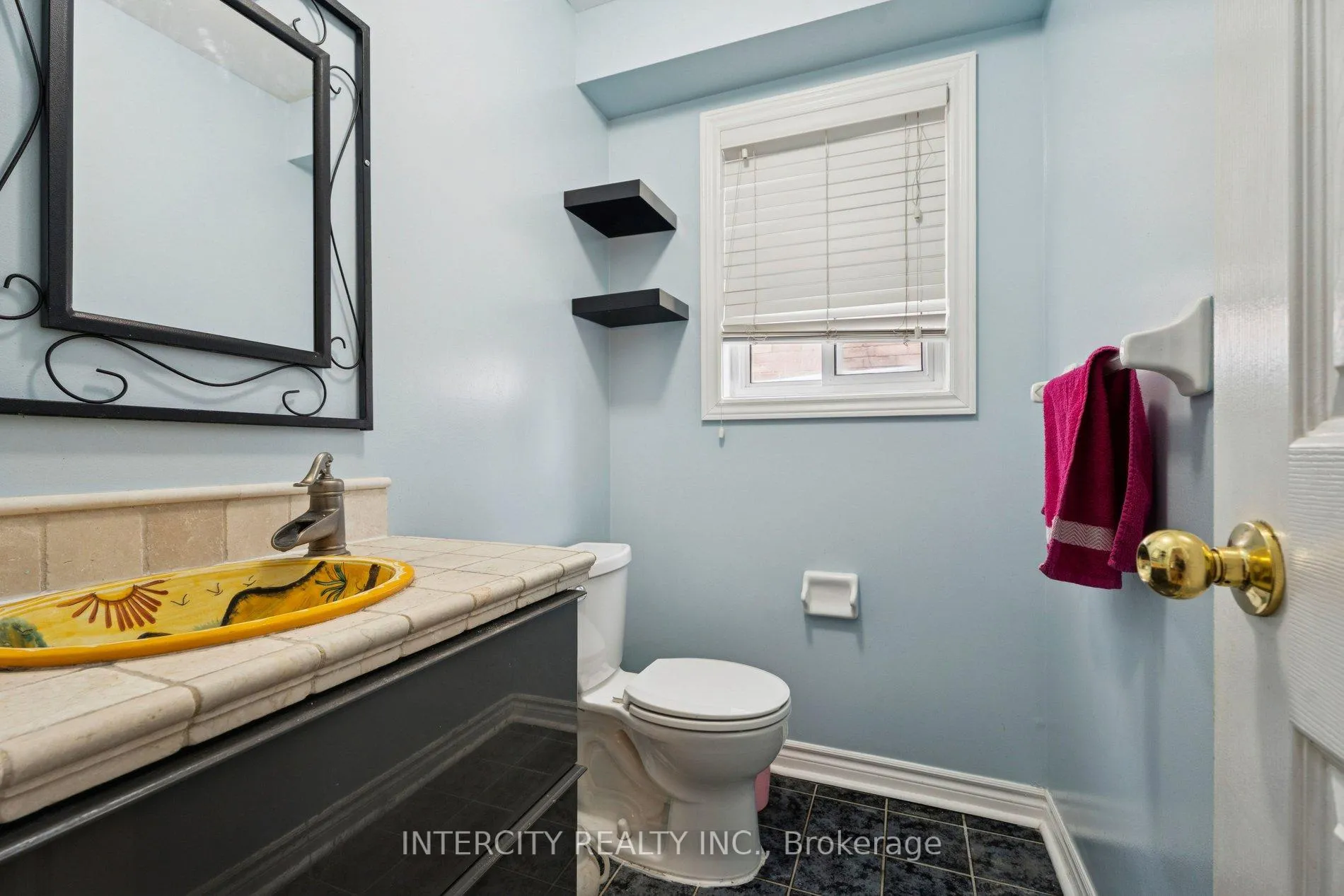 Photo 22 of 25 Meyer Avenue, Barrie, East Bayfield — HOMEH