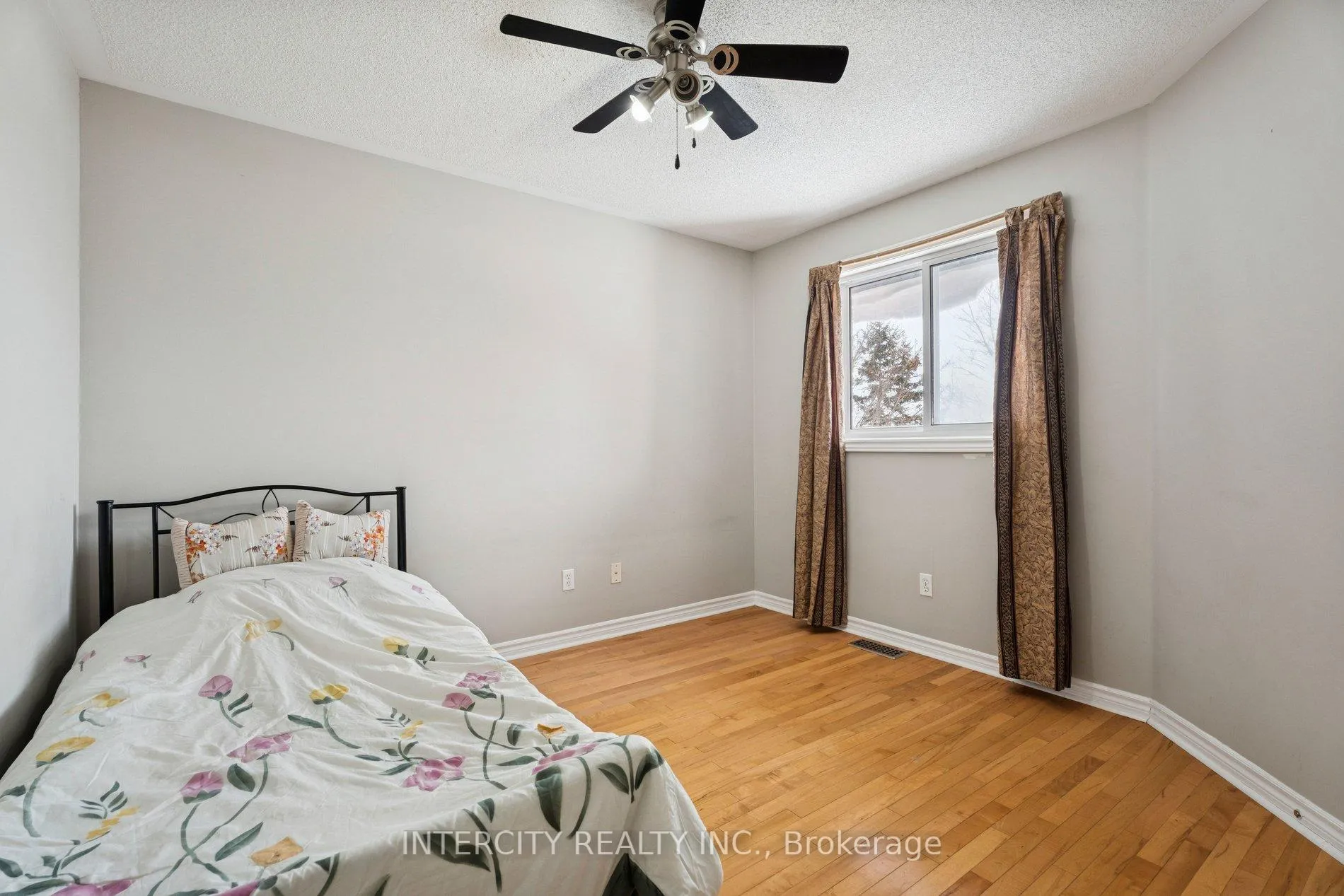 Photo 30 of 25 Meyer Avenue, Barrie, East Bayfield — HOMEH