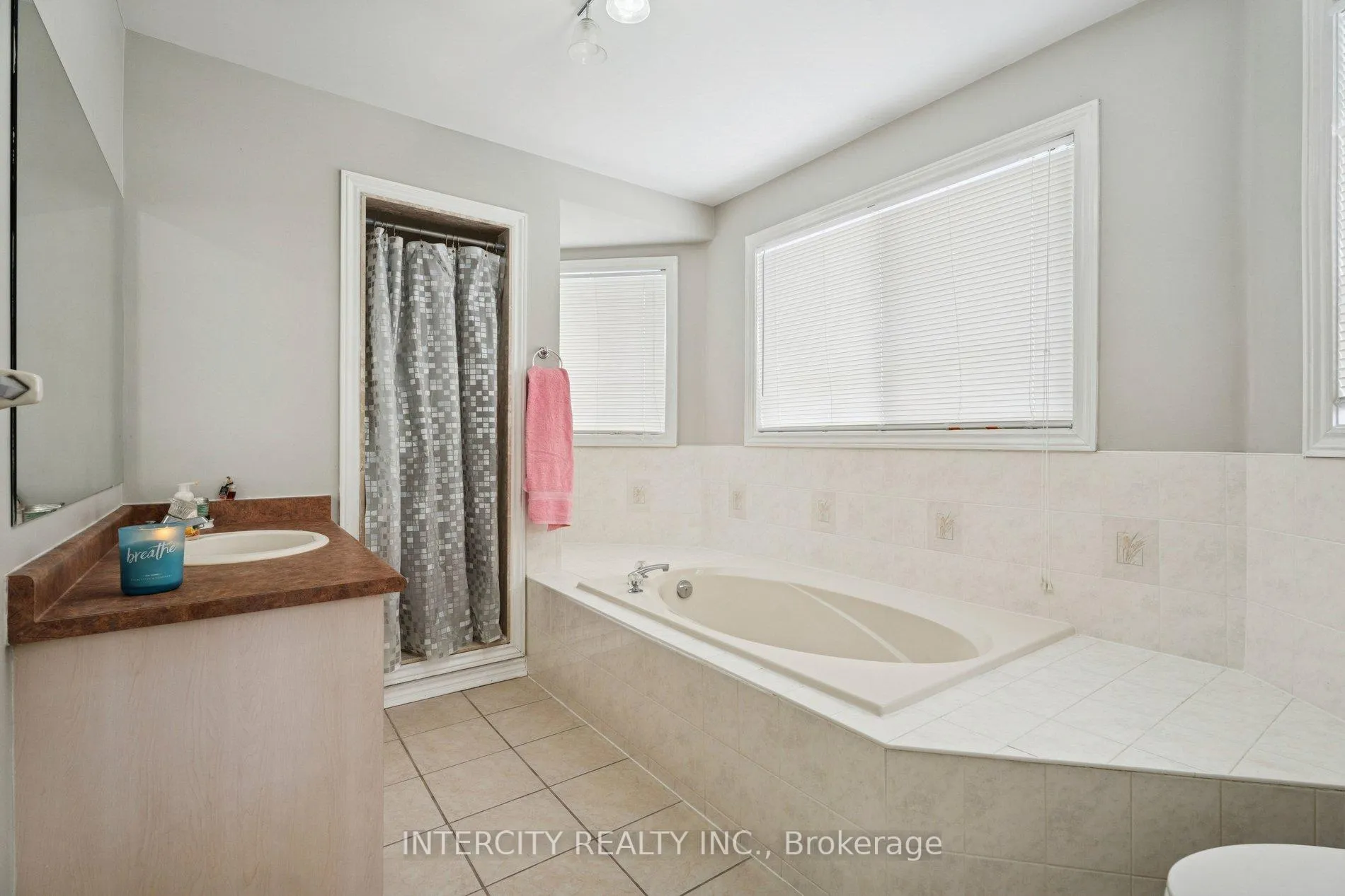Photo 36 of 25 Meyer Avenue, Barrie, East Bayfield — HOMEH