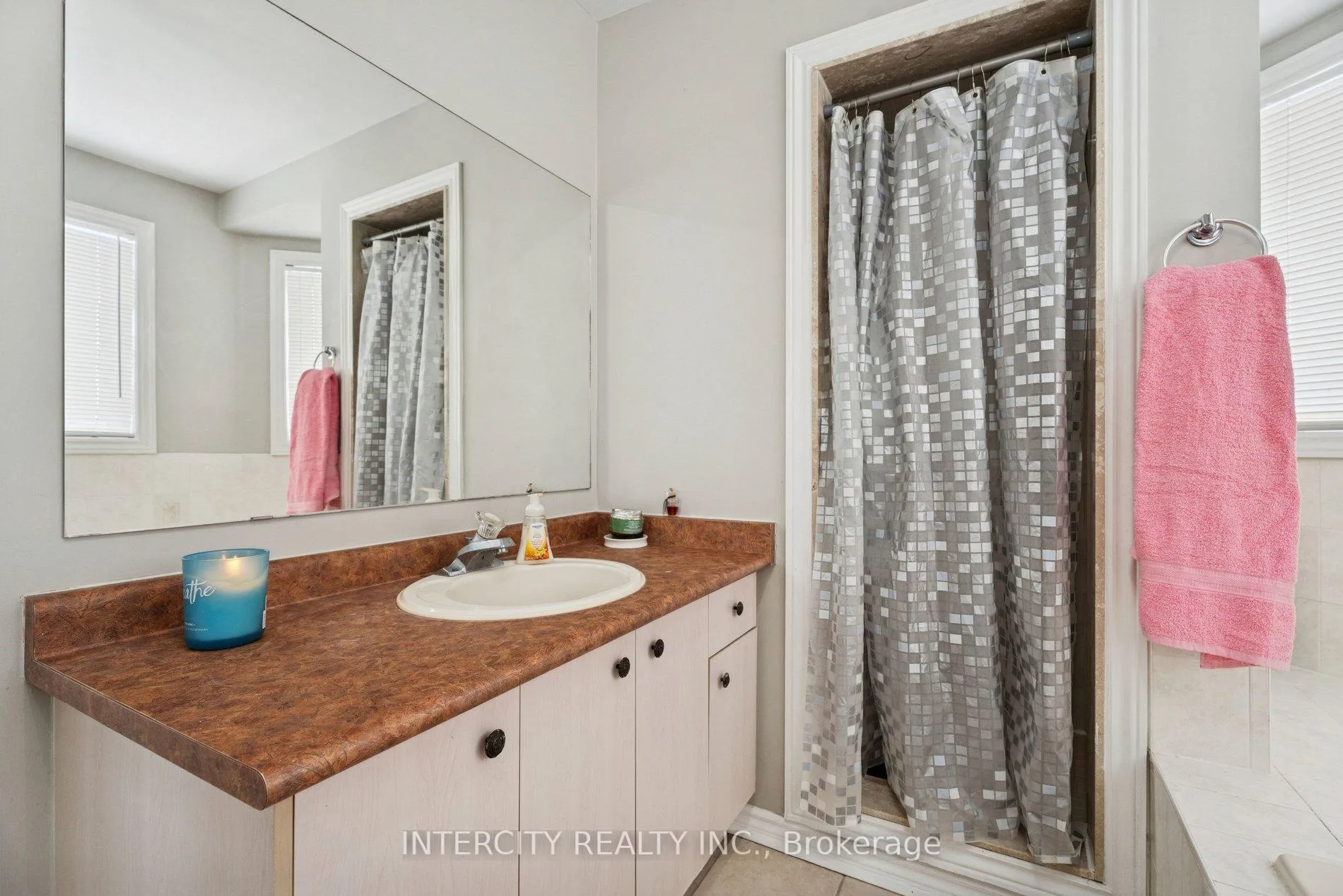 Photo 37 of 25 Meyer Avenue, Barrie, East Bayfield — HOMEH