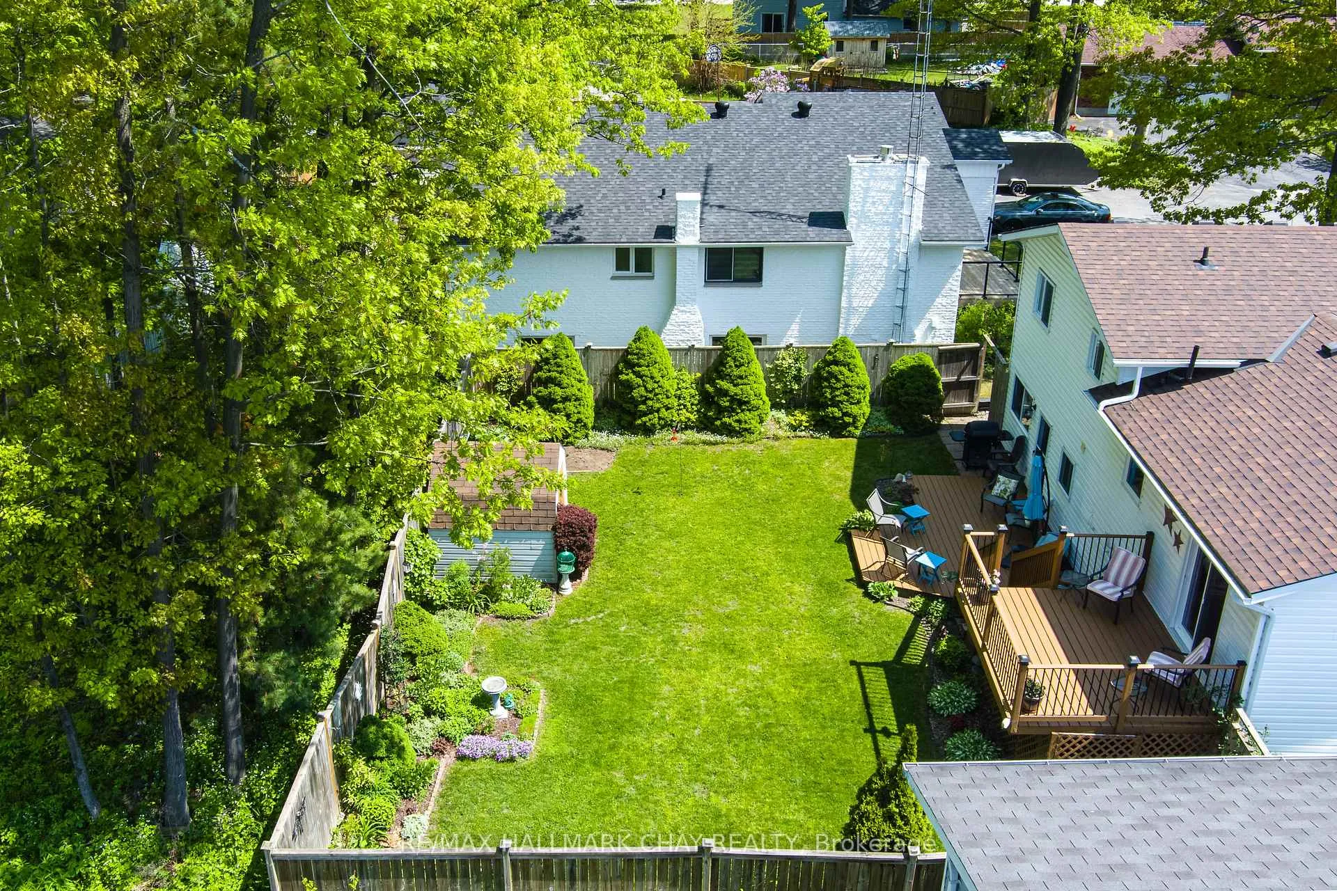 Photo 8 of 15 Oaktree Court, Wasaga Beach — HOMEH