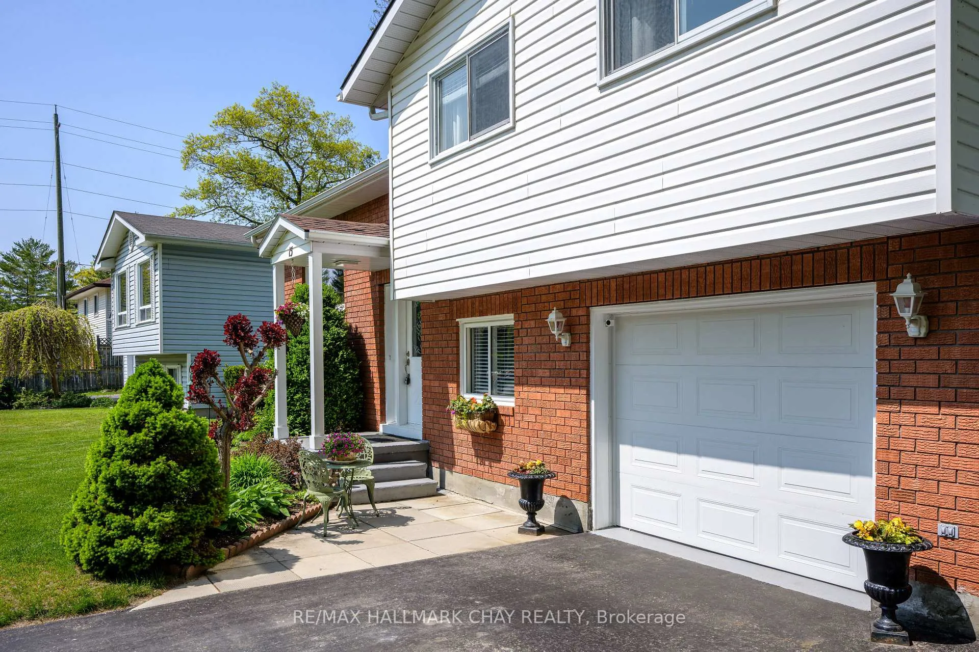 Photo 13 of 15 Oaktree Court, Wasaga Beach — HOMEH