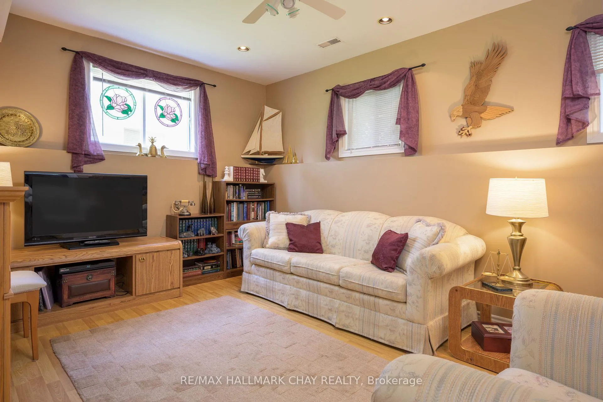 Photo 18 of 15 Oaktree Court, Wasaga Beach — HOMEH
