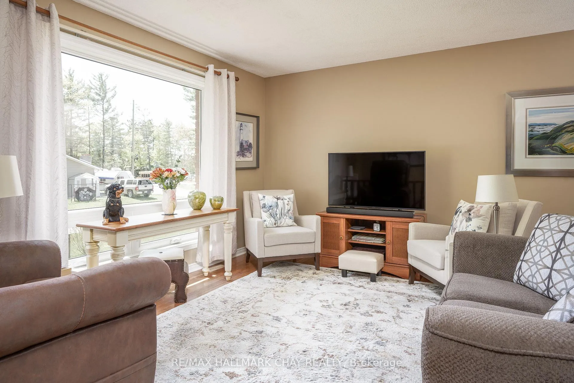 Photo 24 of 15 Oaktree Court, Wasaga Beach — HOMEH