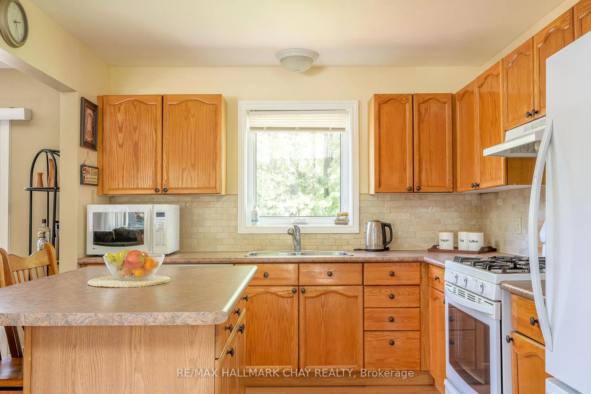 Photo 27 of 15 Oaktree Court, Wasaga Beach — HOMEH