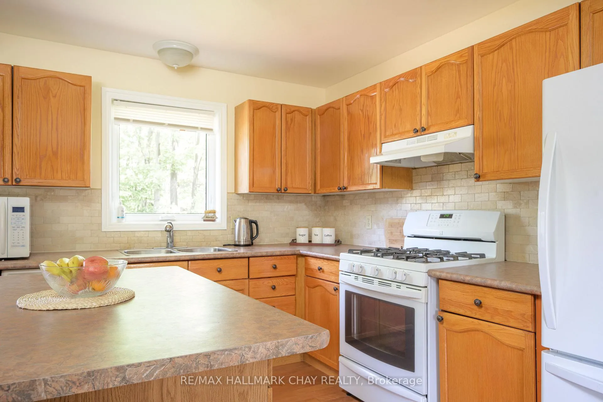 Photo 28 of 15 Oaktree Court, Wasaga Beach — HOMEH