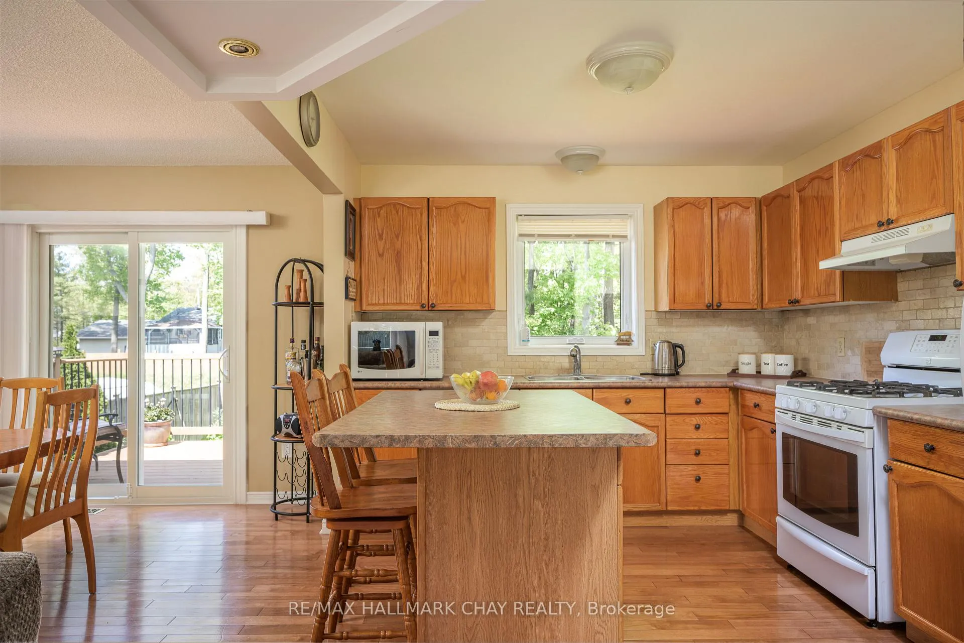 Photo 29 of 15 Oaktree Court, Wasaga Beach — HOMEH