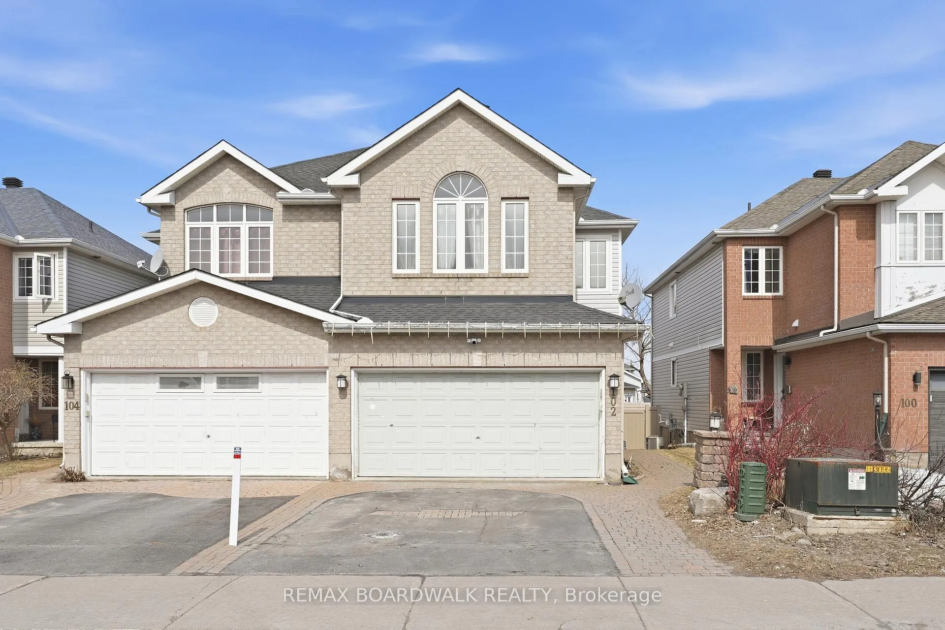 Photo 1 of 102 Deerfox Drive, Ottawa, Barrhaven - Longfields — HOMEH
