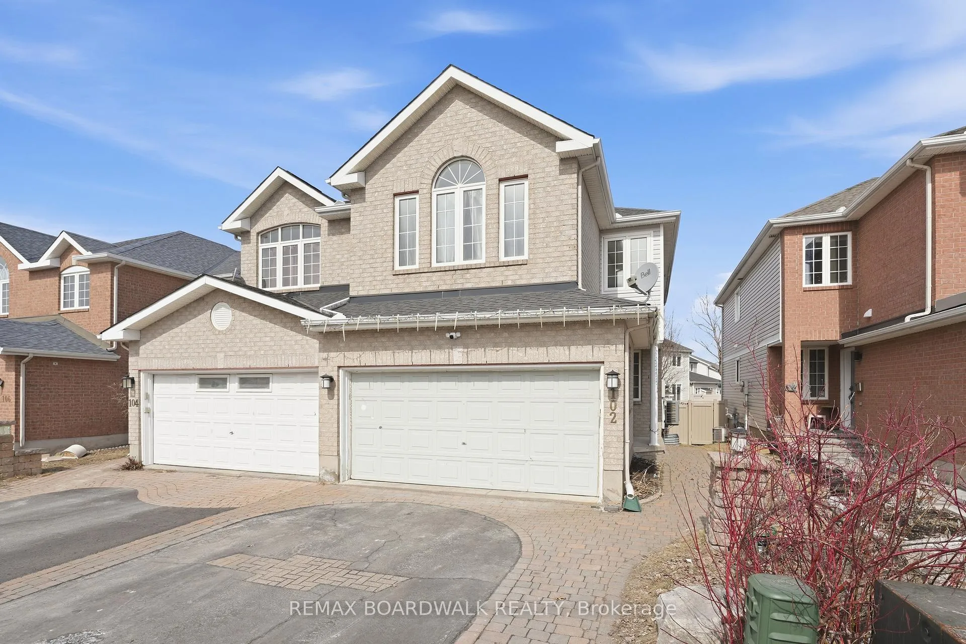 Photo 2 of 102 Deerfox Drive, Ottawa, Barrhaven - Longfields — HOMEH