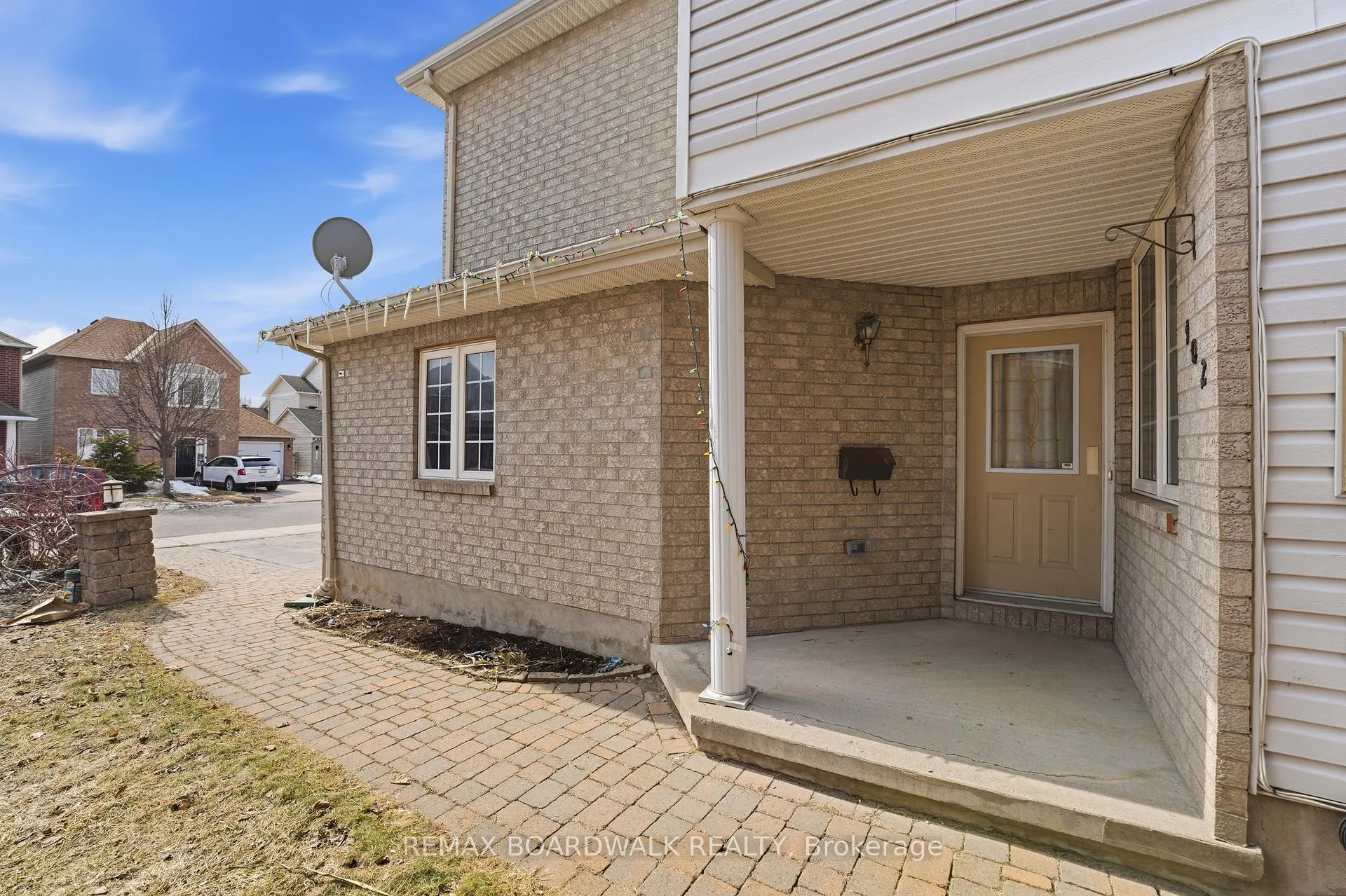 Photo 3 of 102 Deerfox Drive, Ottawa, Barrhaven - Longfields — HOMEH
