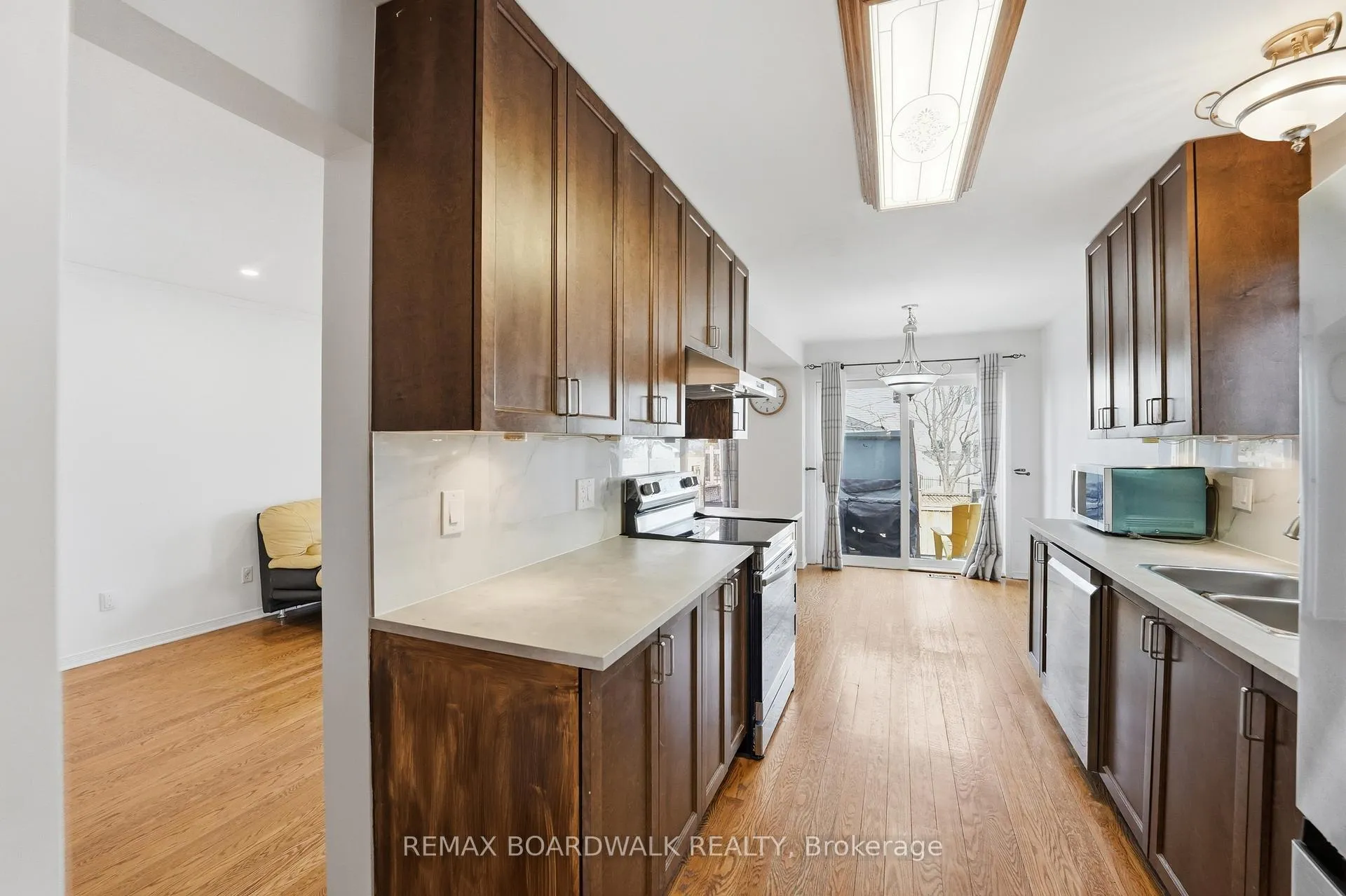 Photo 9 of 102 Deerfox Drive, Ottawa, Barrhaven - Longfields — HOMEH