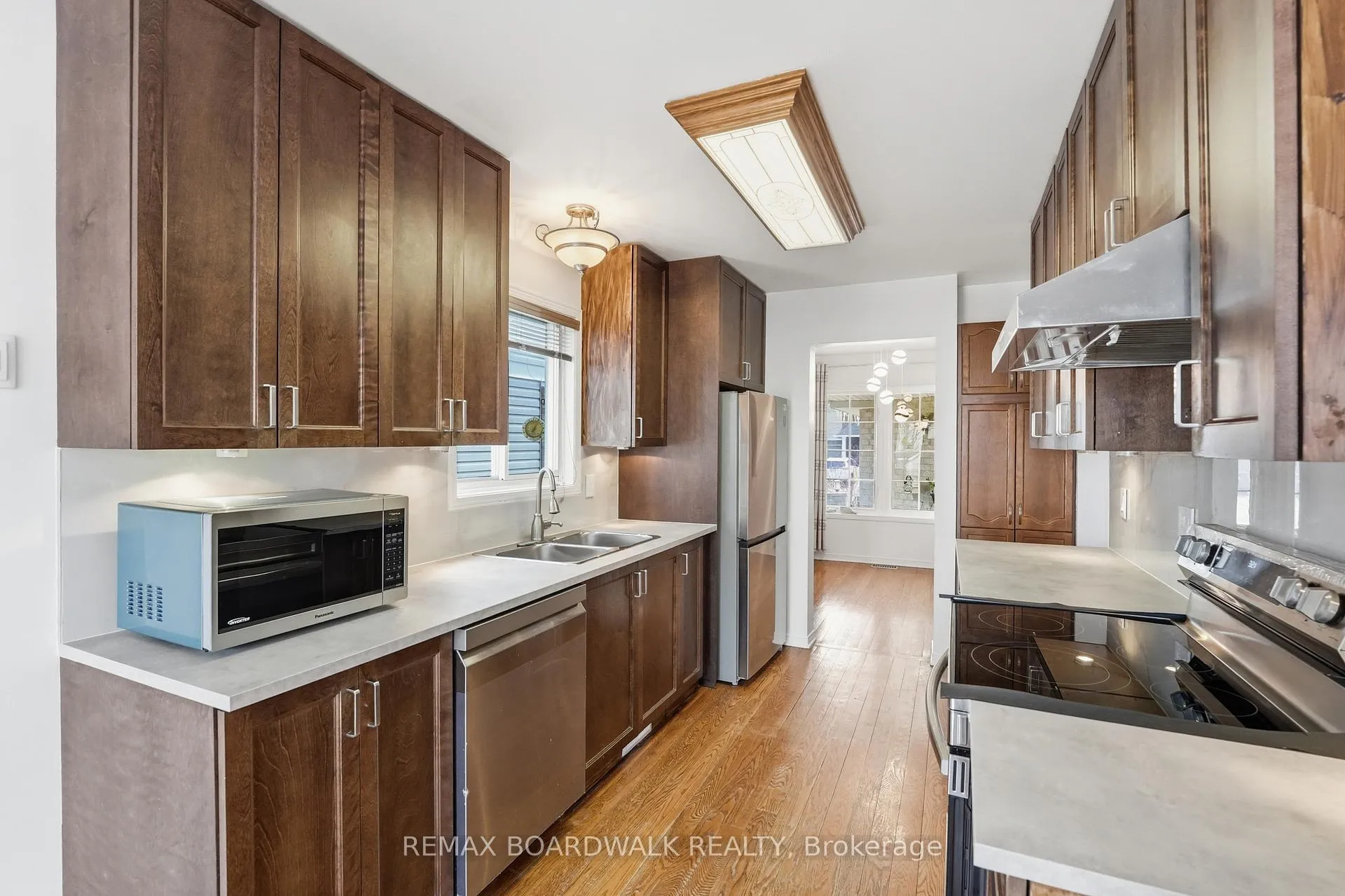 Photo 11 of 102 Deerfox Drive, Ottawa, Barrhaven - Longfields — HOMEH