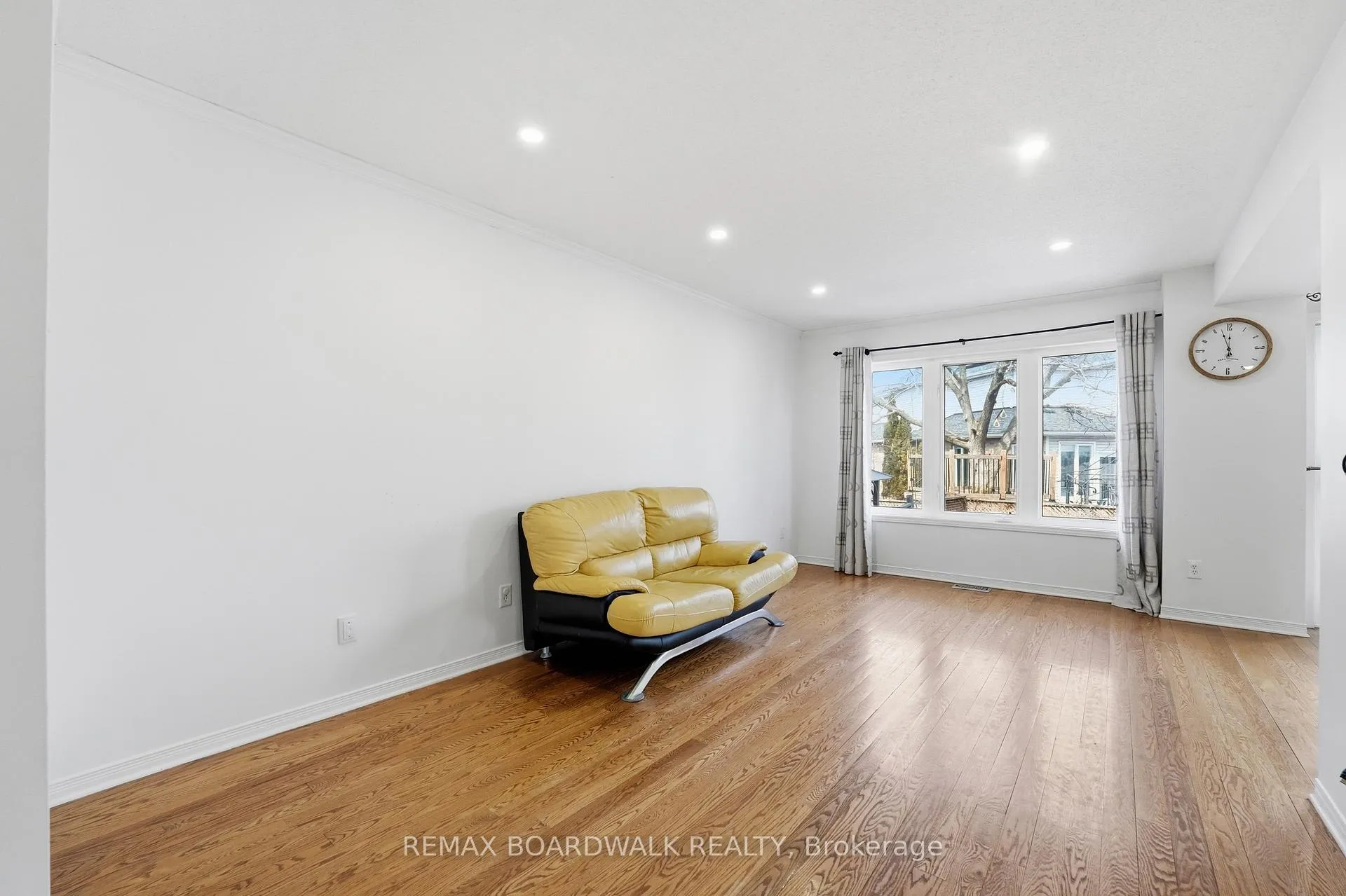 Photo 15 of 102 Deerfox Drive, Ottawa, Barrhaven - Longfields — HOMEH