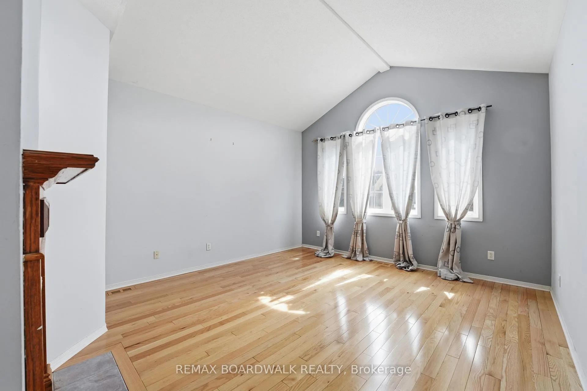 Photo 19 of 102 Deerfox Drive, Ottawa, Barrhaven - Longfields — HOMEH