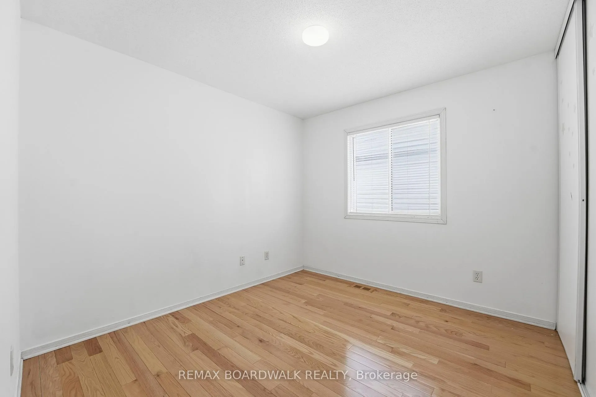 Photo 23 of 102 Deerfox Drive, Ottawa, Barrhaven - Longfields — HOMEH