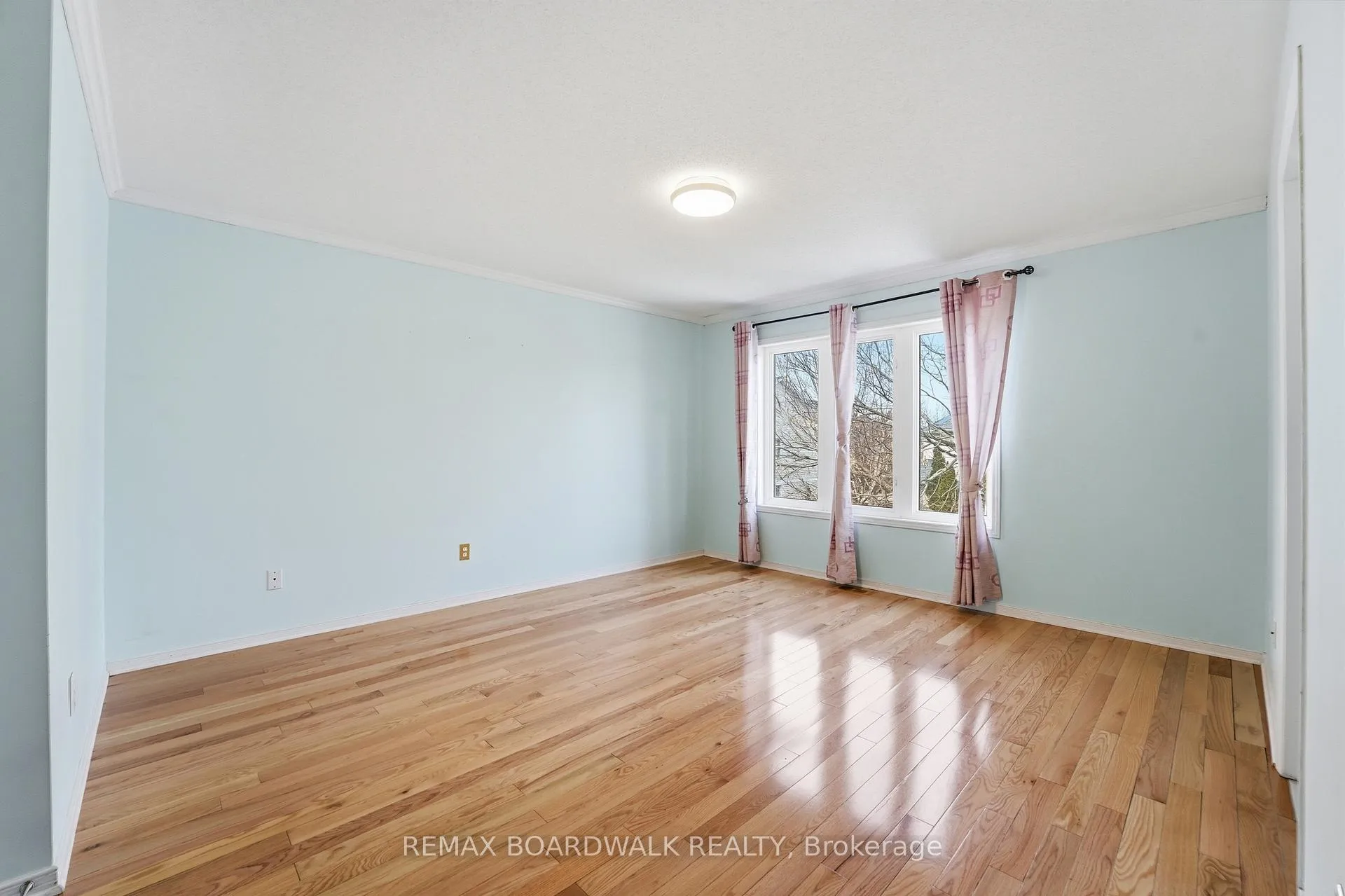 Photo 25 of 102 Deerfox Drive, Ottawa, Barrhaven - Longfields — HOMEH