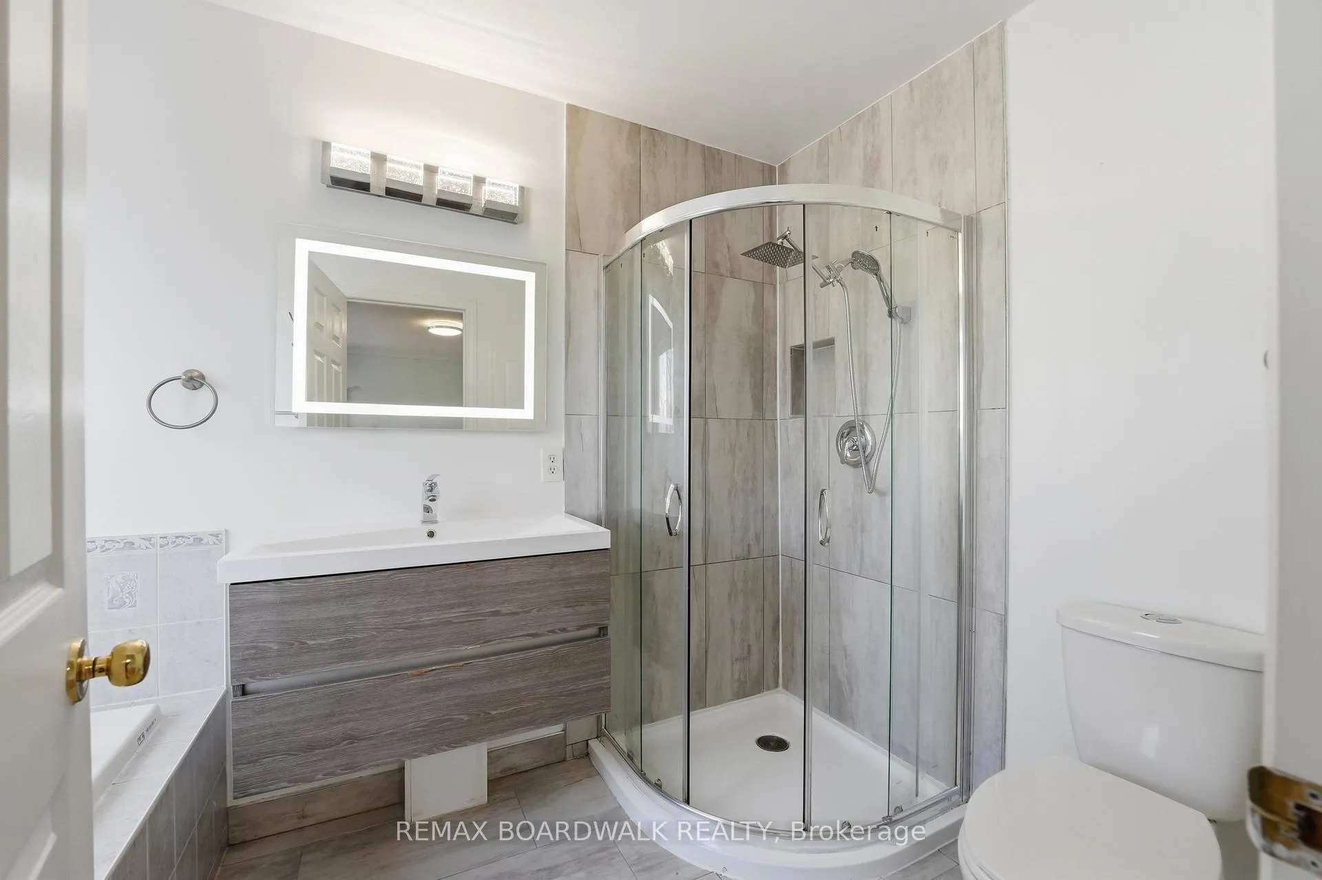 Photo 27 of 102 Deerfox Drive, Ottawa, Barrhaven - Longfields — HOMEH