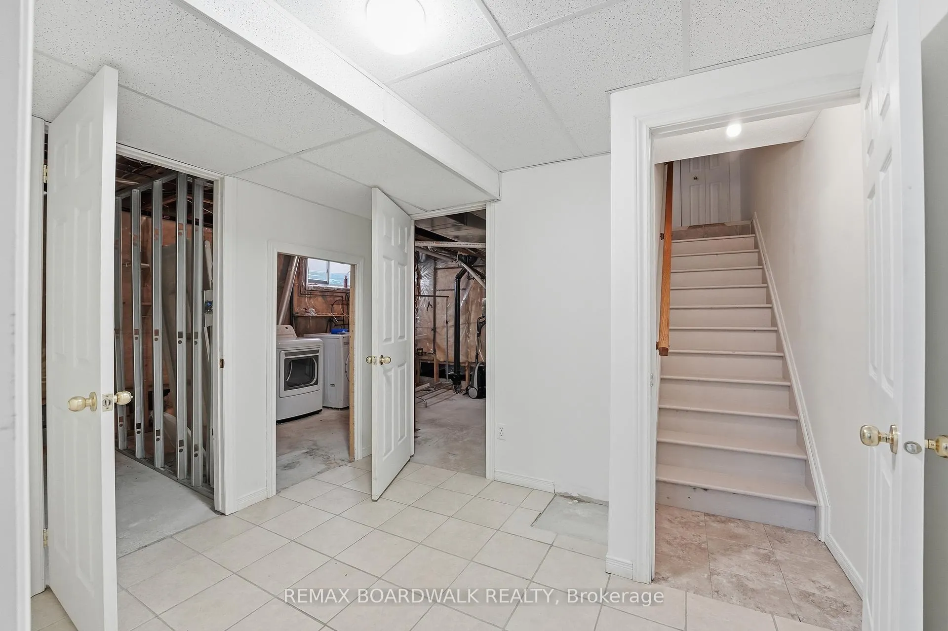 Photo 34 of 102 Deerfox Drive, Ottawa, Barrhaven - Longfields — HOMEH