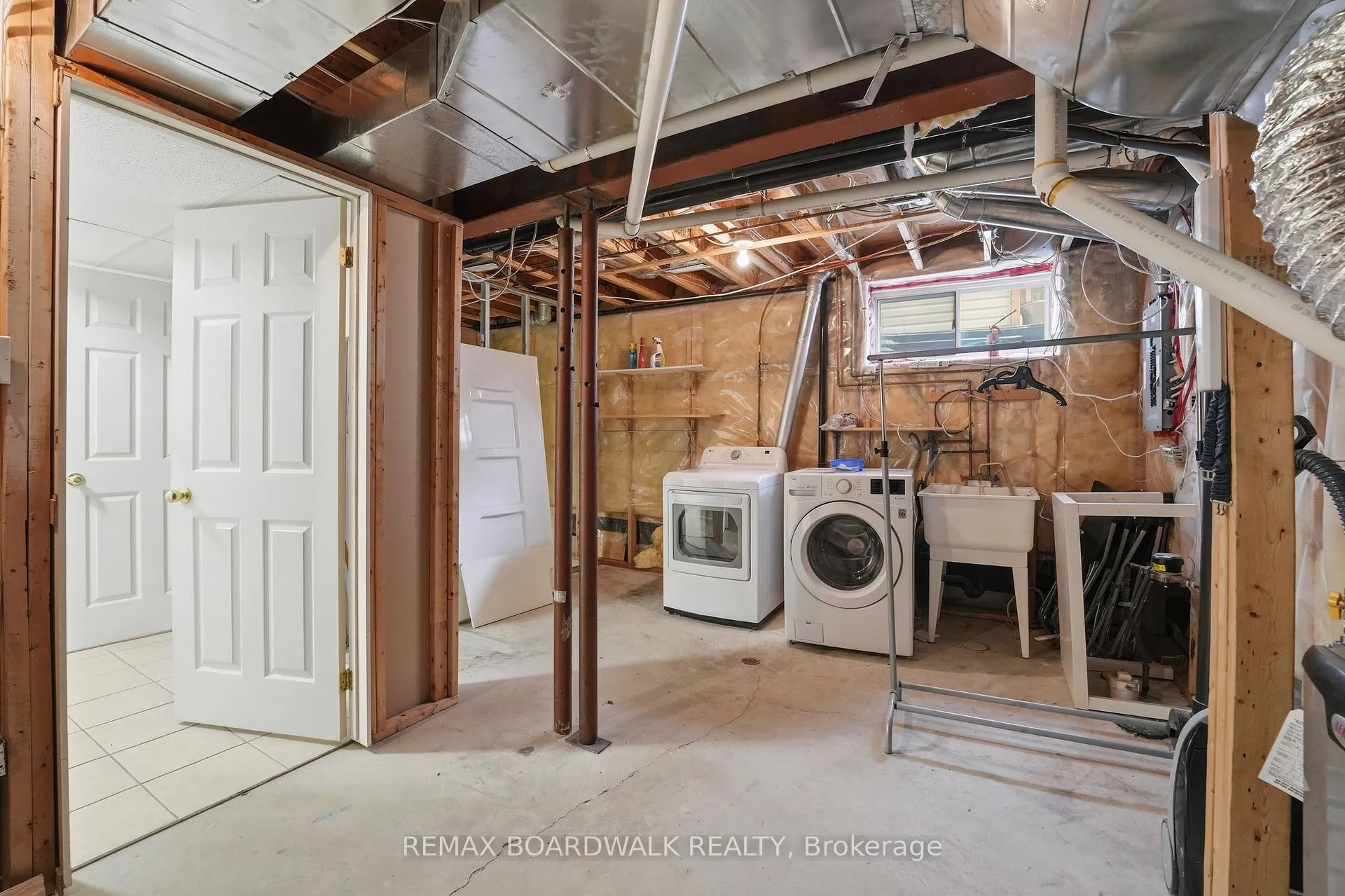 Photo 35 of 102 Deerfox Drive, Ottawa, Barrhaven - Longfields — HOMEH