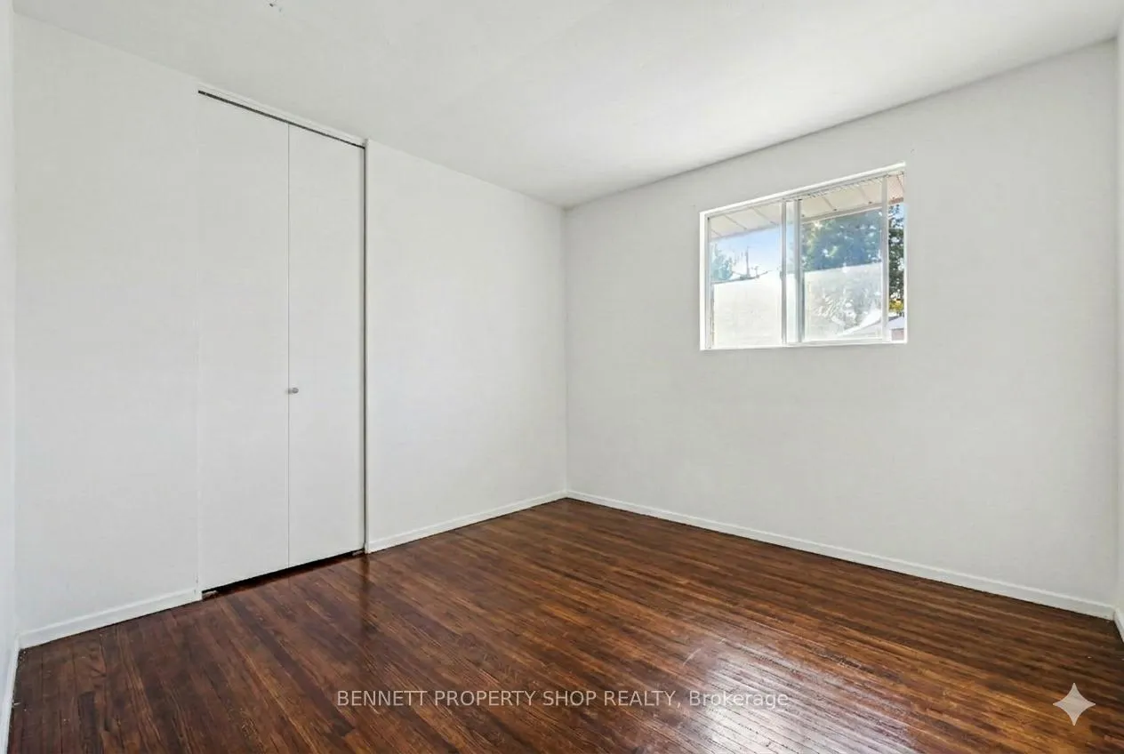 Photo 6 of 1112 Cobden Road, Ottawa, Parkway Park — HOMEH